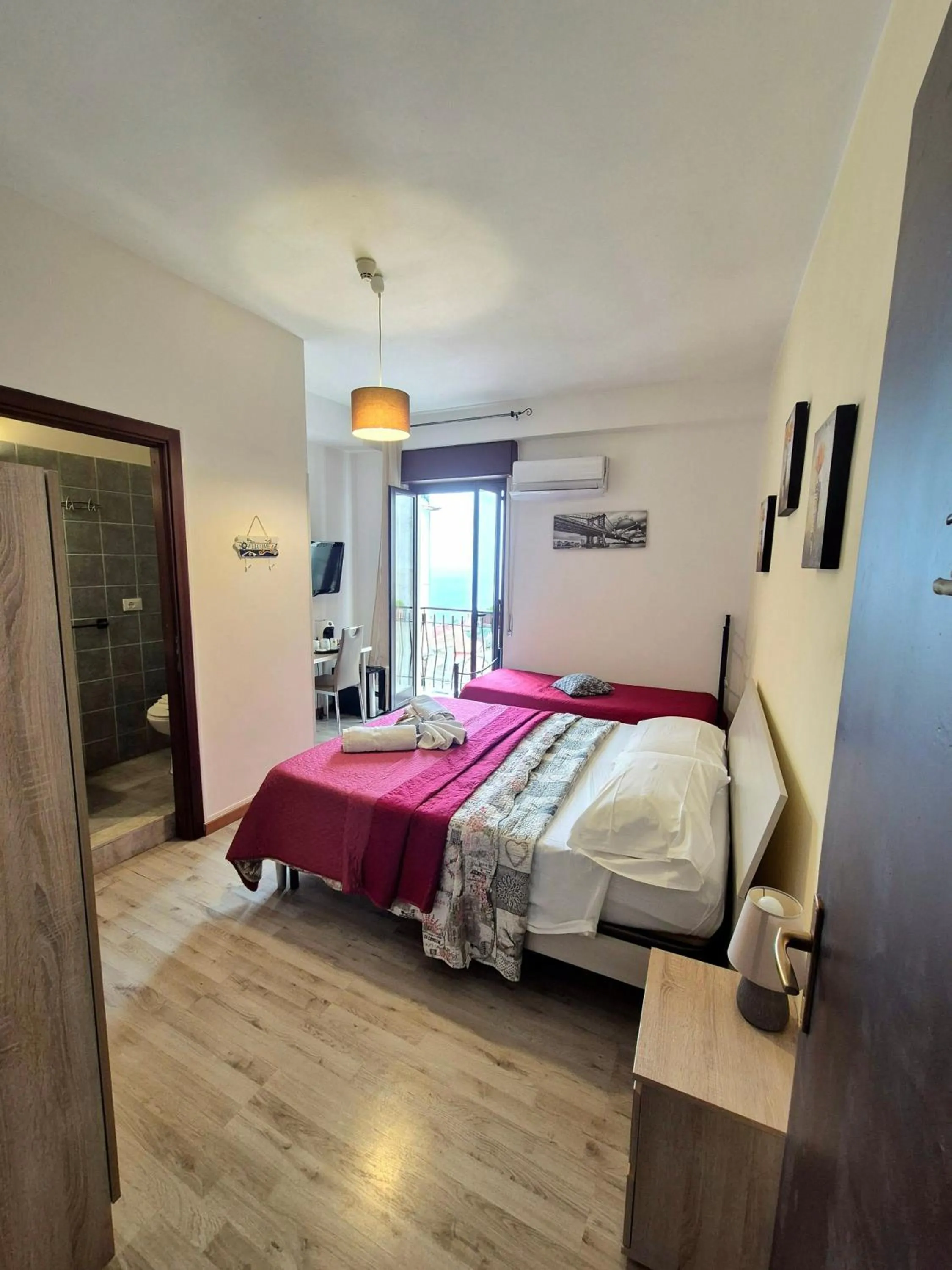 Bedroom in Bella Taormina