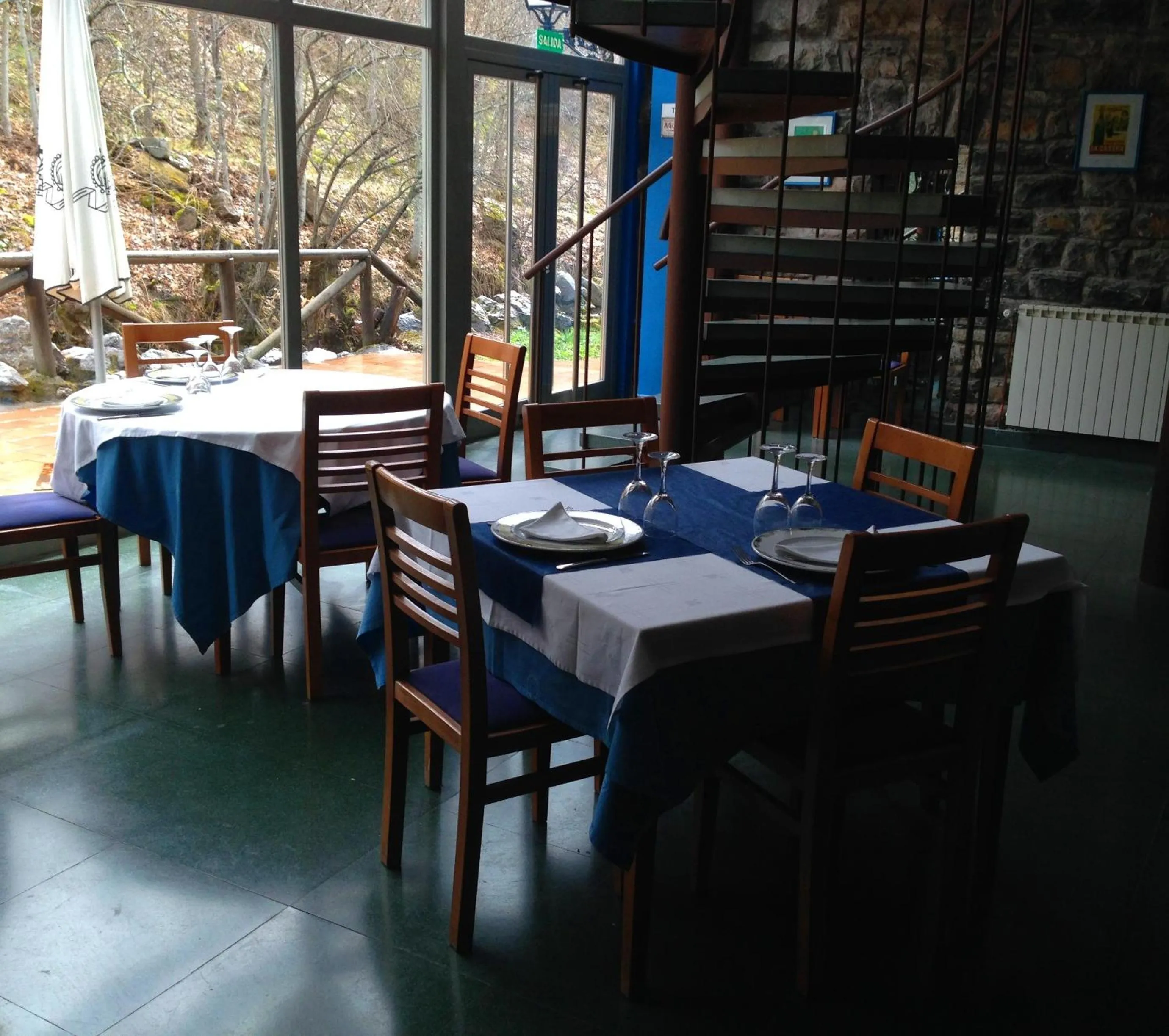 Restaurant/places to eat in Balneario Caldas de Luna