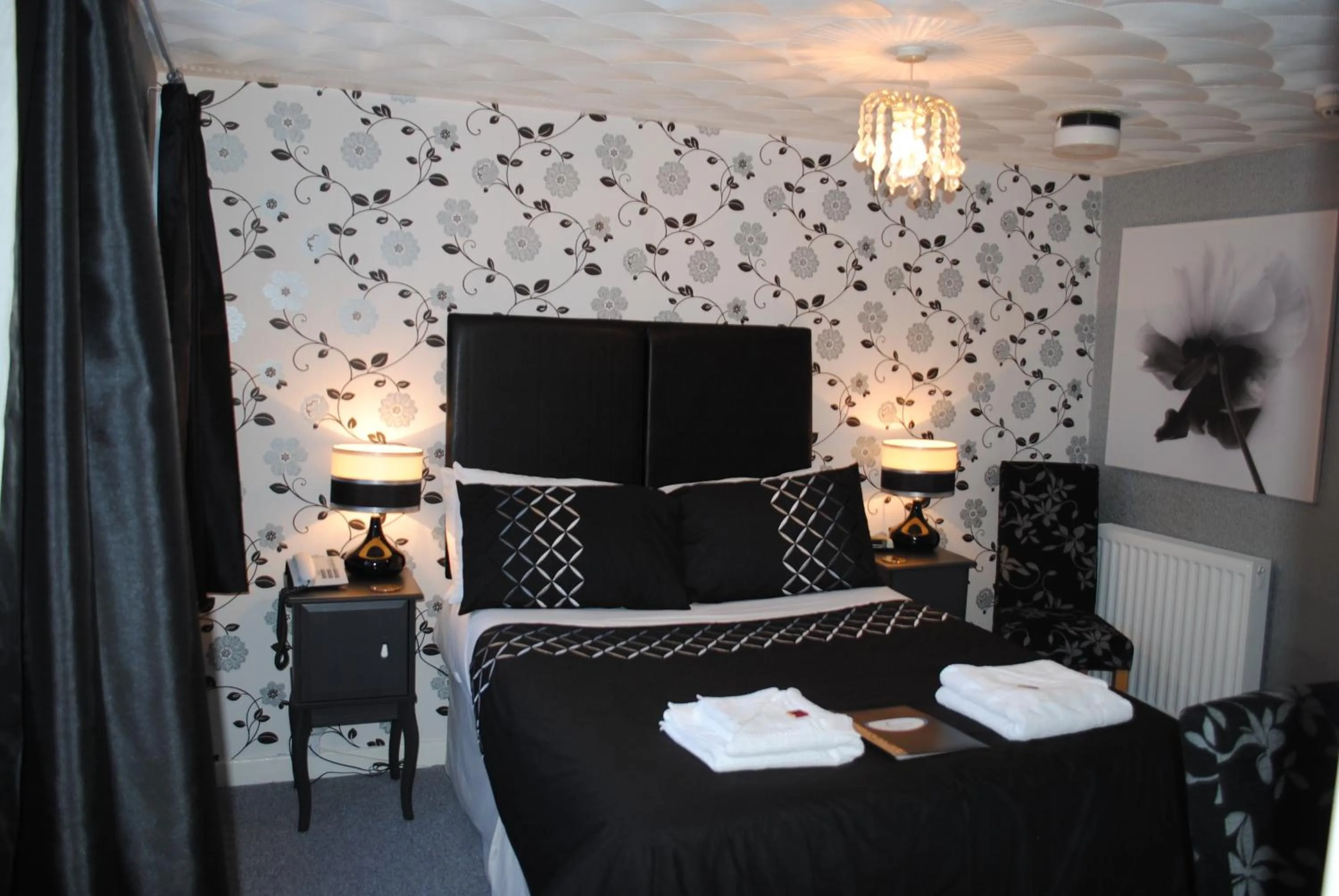 Bed in Craig-Ard Hotel