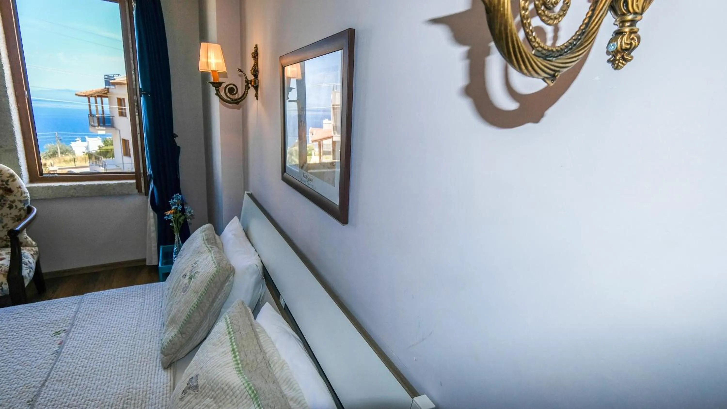 Karaburun Konak Hotel