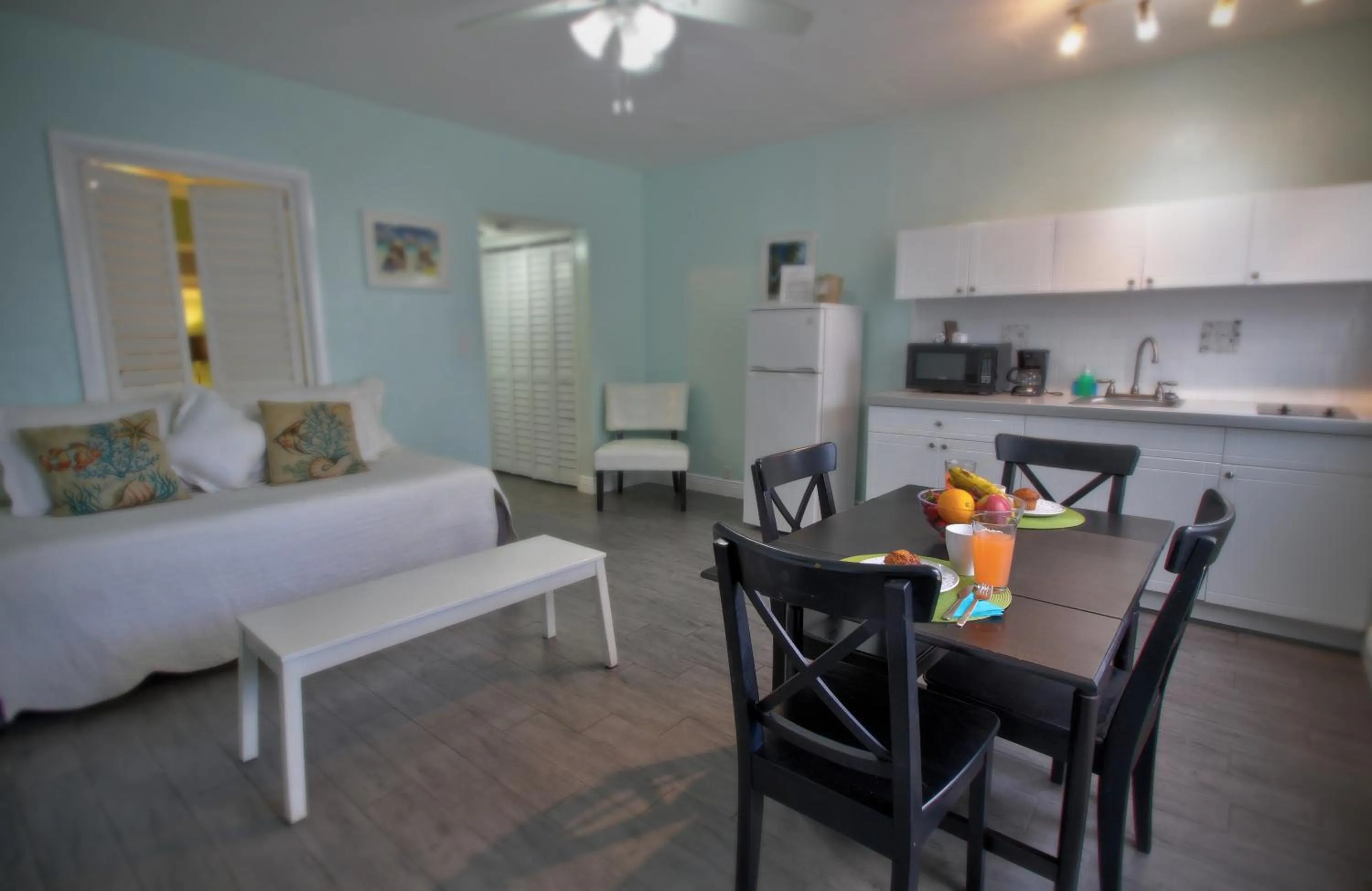 Kitchen or kitchenette in Hollywood Beachside Boutique Suite