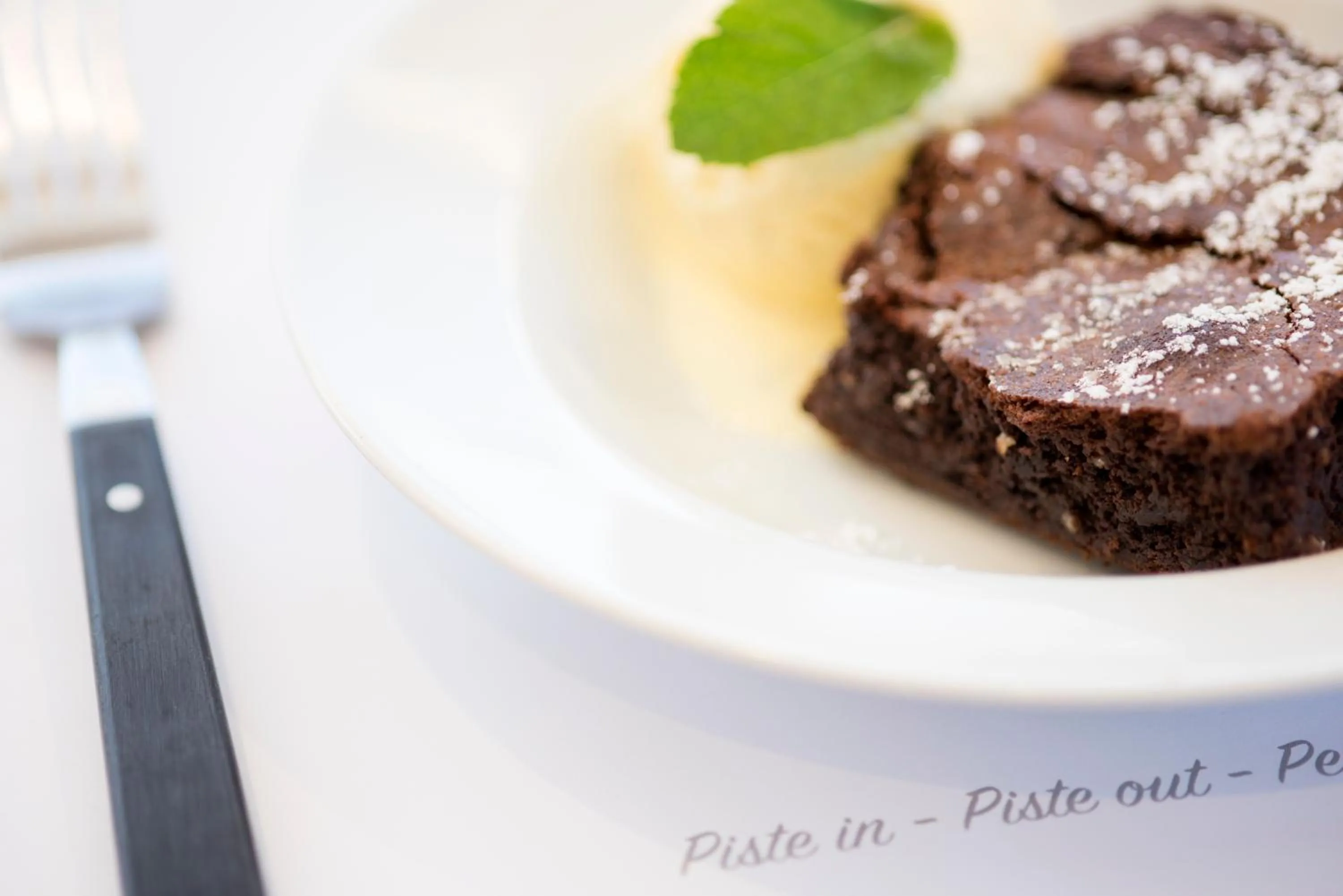 Restaurant/places to eat in Hotel du Lac