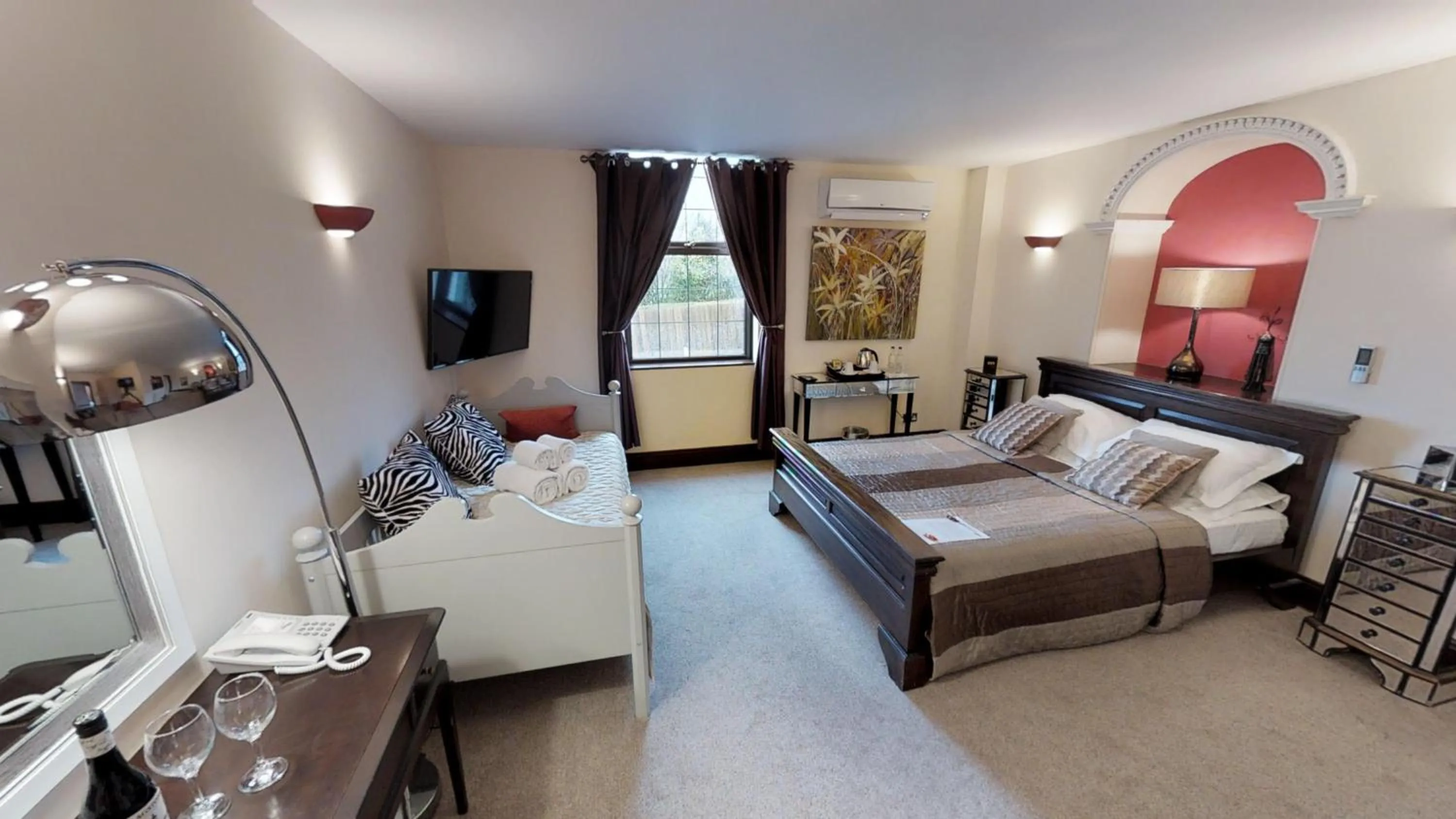 Bedroom in Redhill House Boutique Hotel