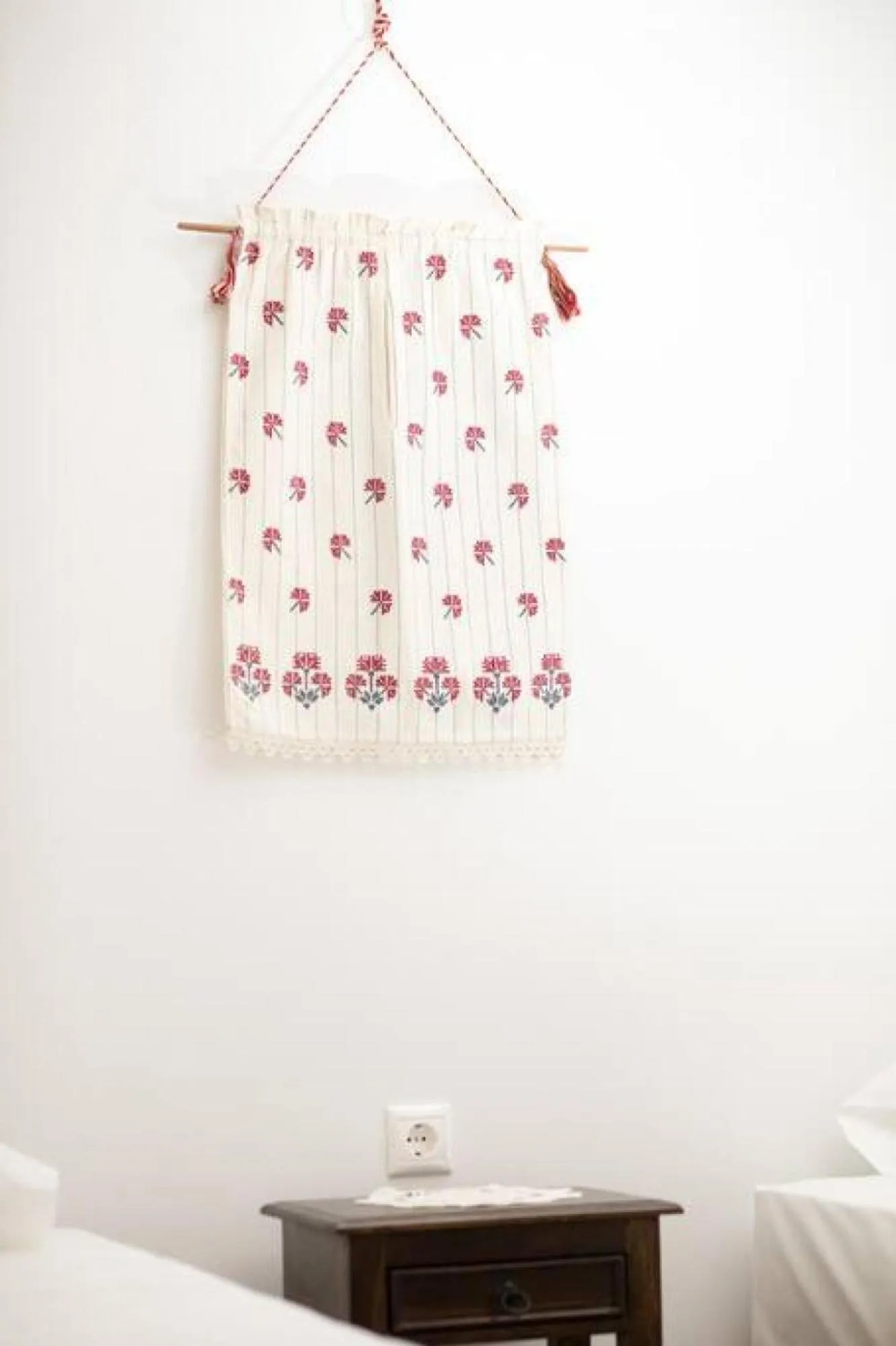 Decorative detail in Traditional Inn Pirethron