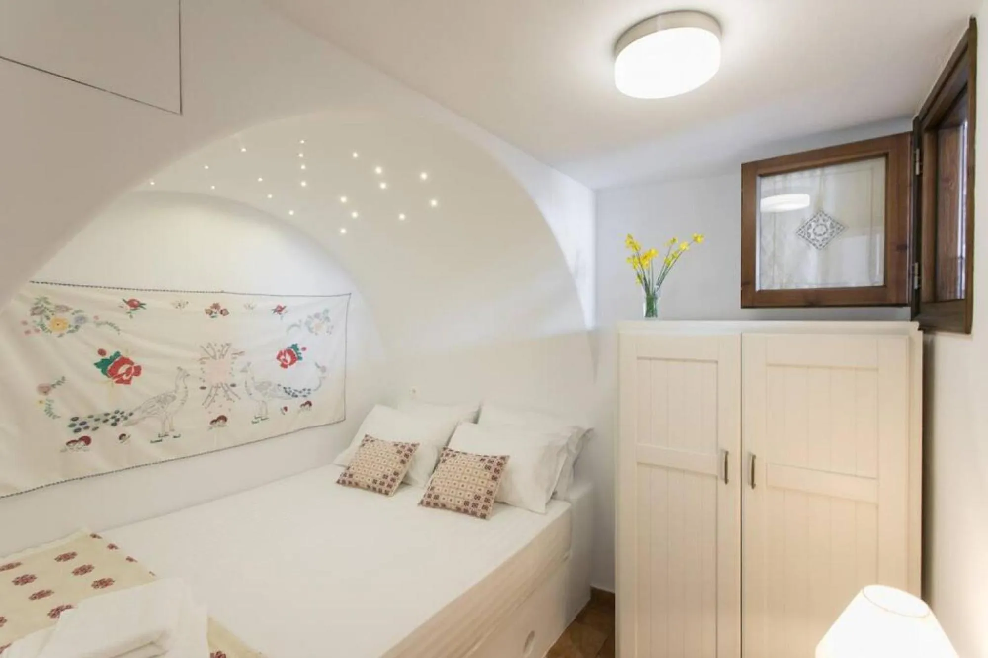 Bed in Traditional Inn Pirethron