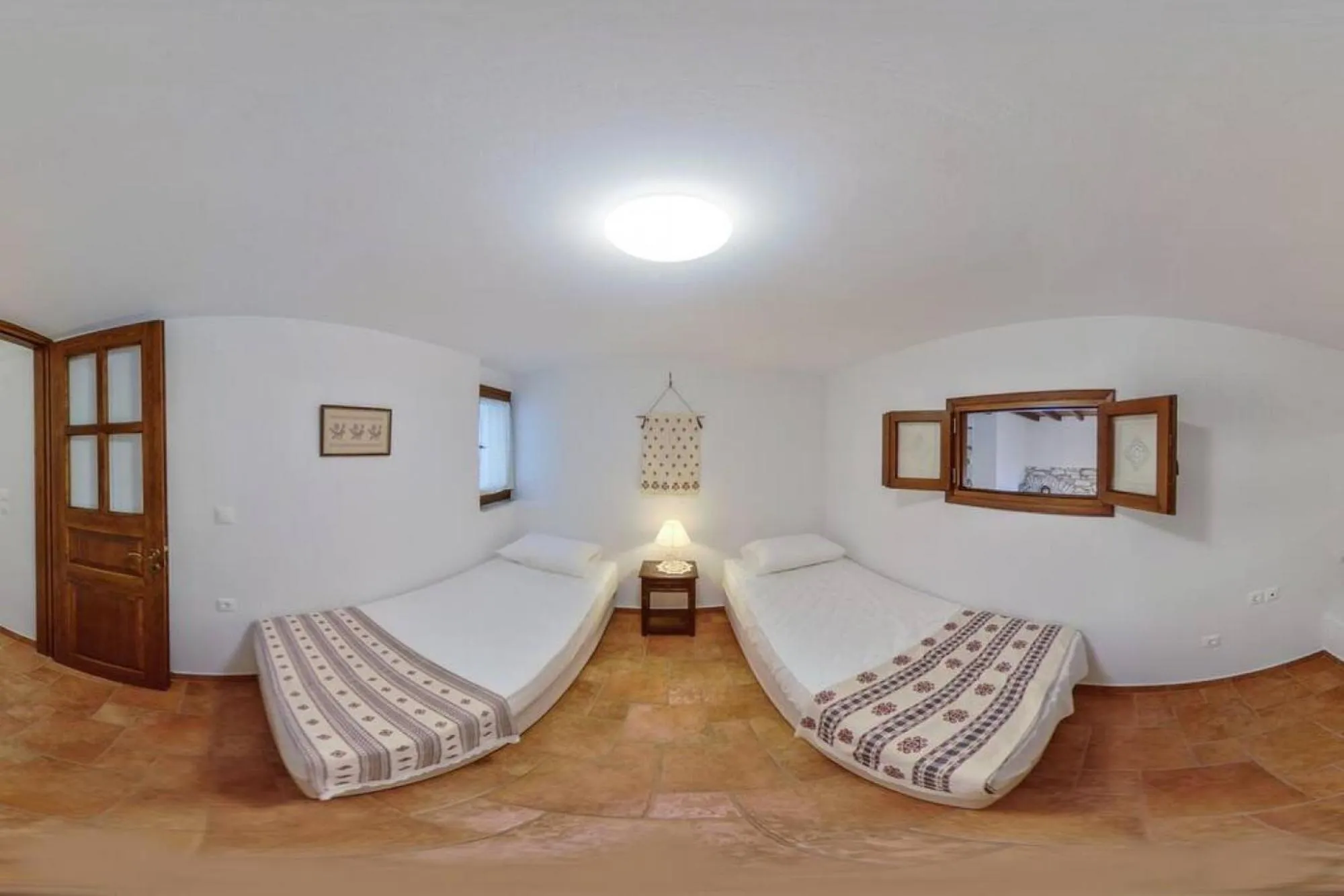 Traditional Inn Pirethron