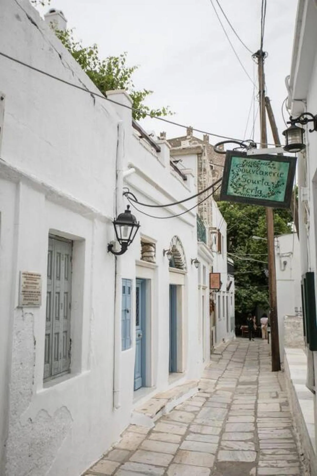 Neighbourhood in Traditional Inn Pirethron