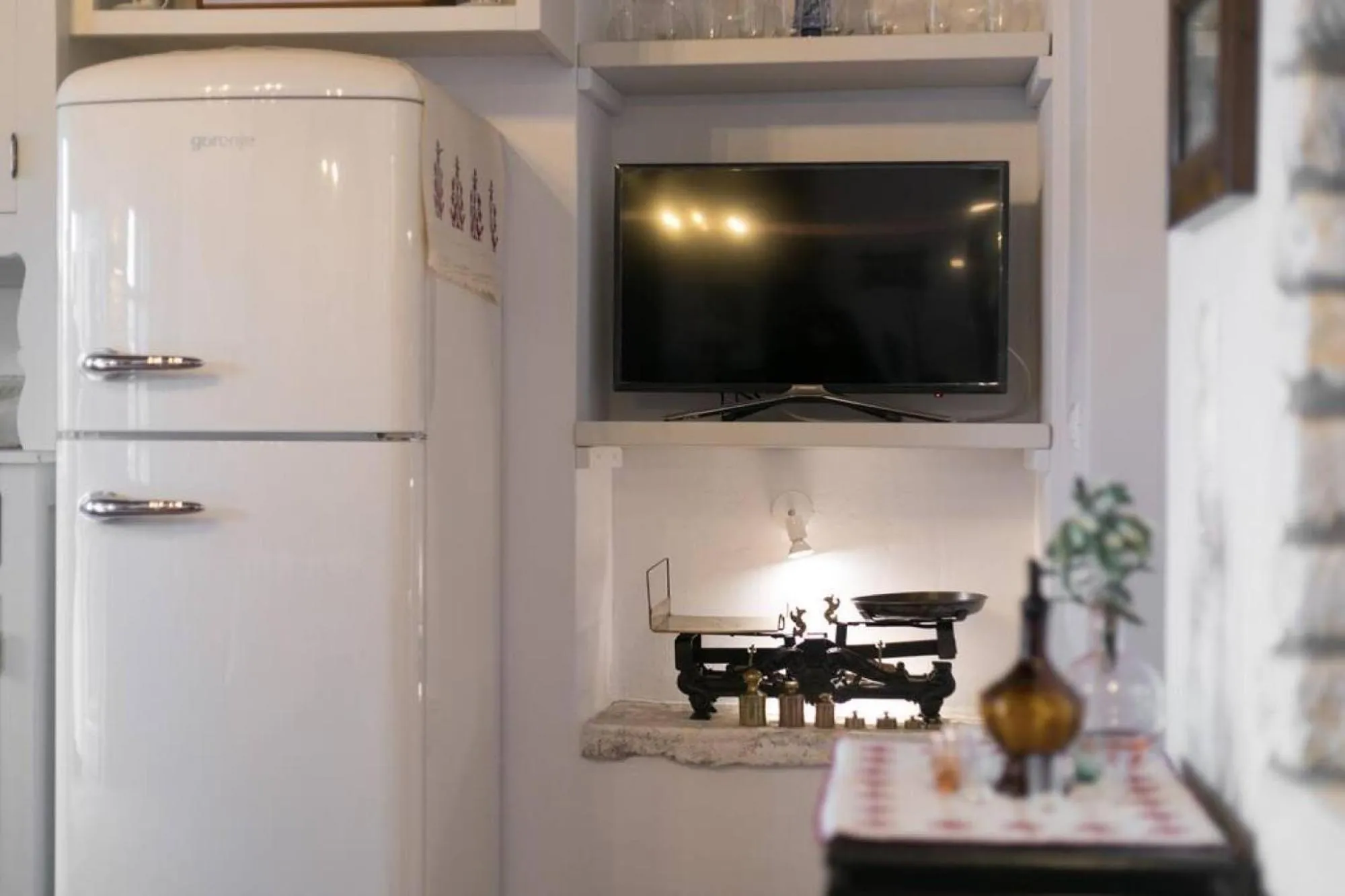 TV and multimedia in Traditional Inn Pirethron