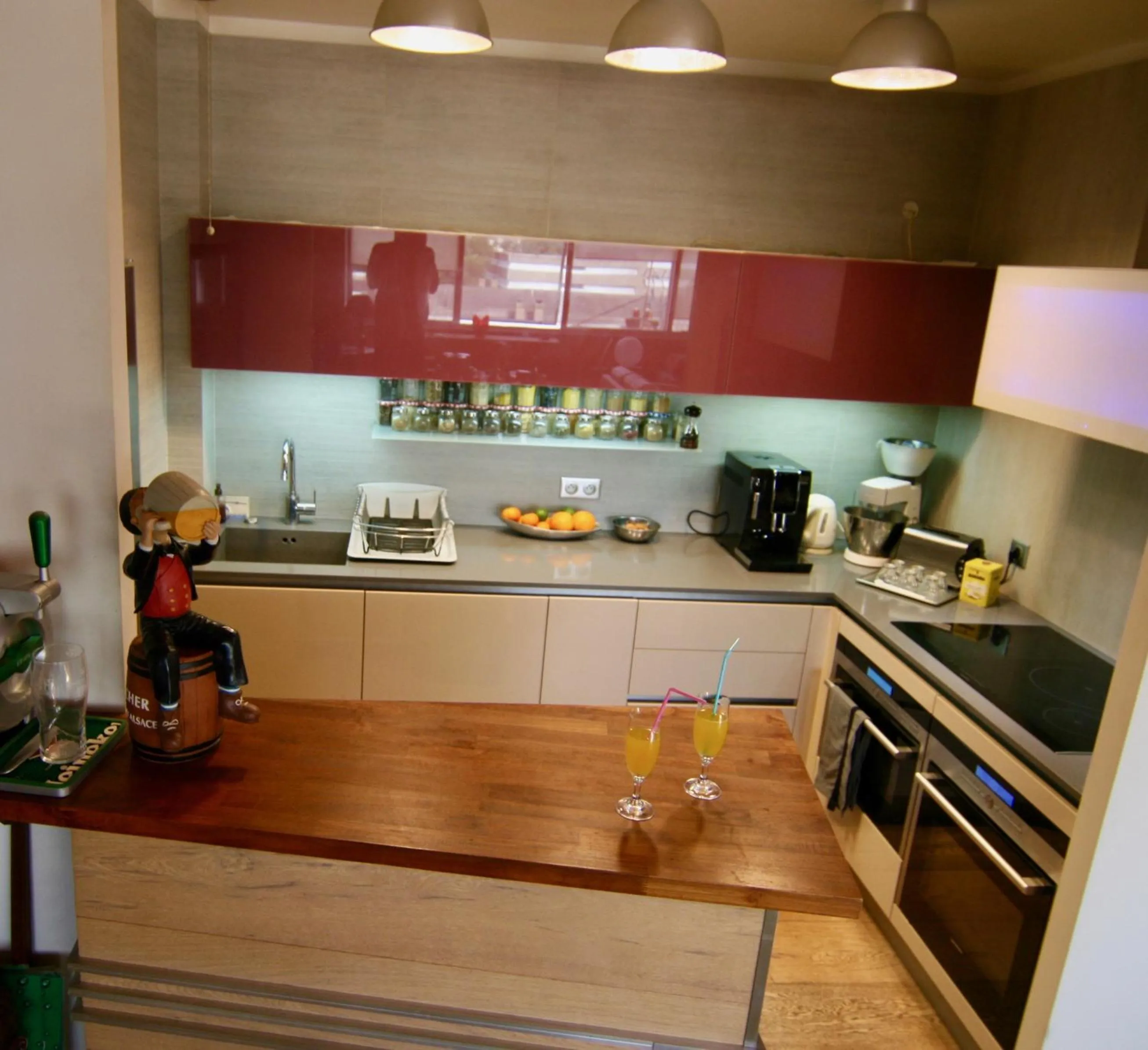 Communal kitchen in bibou's room Paris