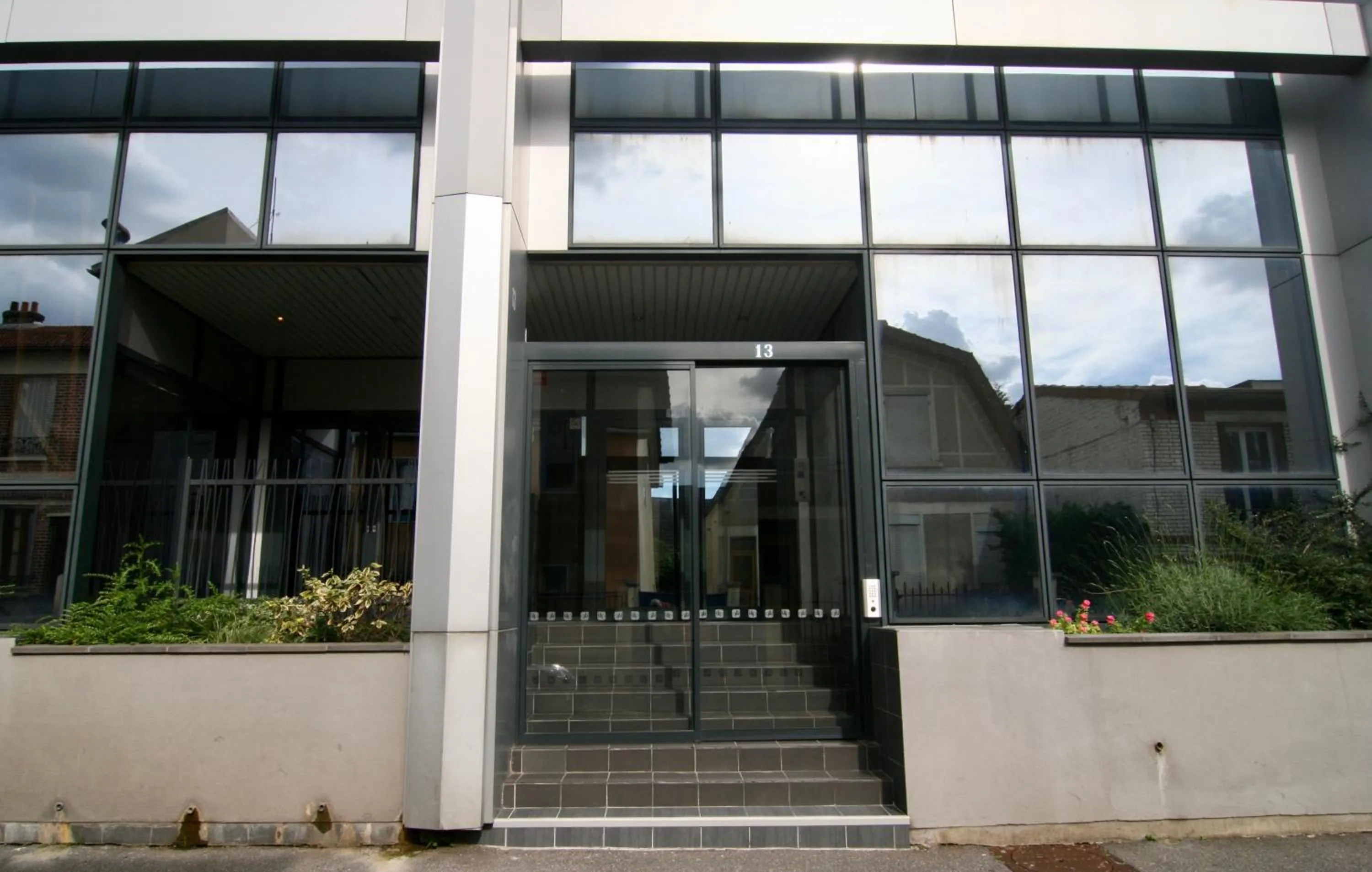 Property building in bibou's room Paris