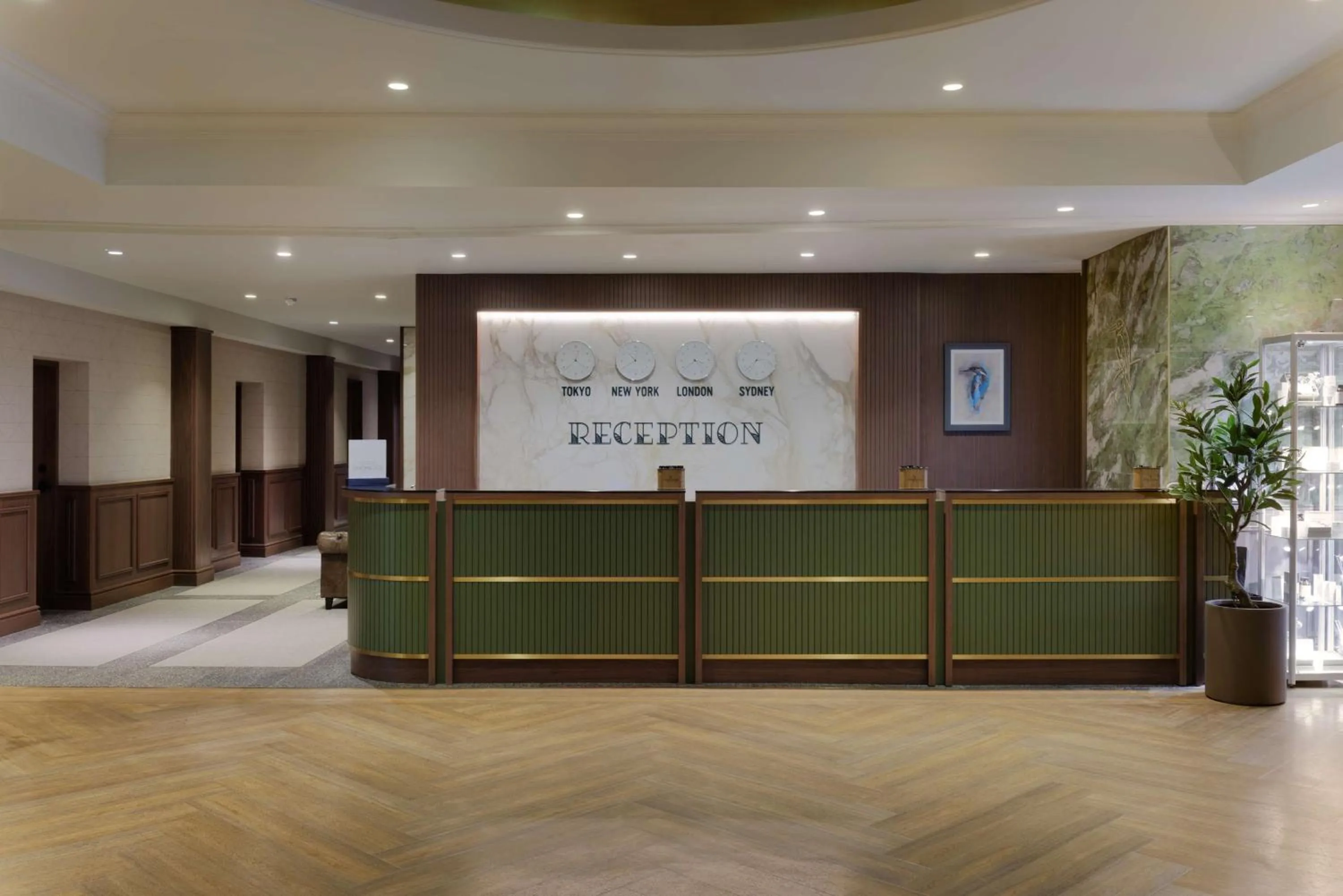 Lobby or reception in Doubletree by Hilton Belfast Templepatrick