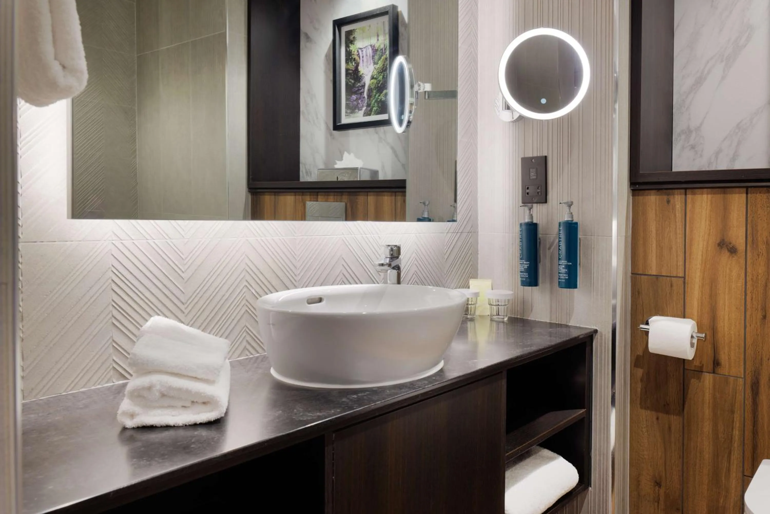 Bathroom in Doubletree by Hilton Belfast Templepatrick
