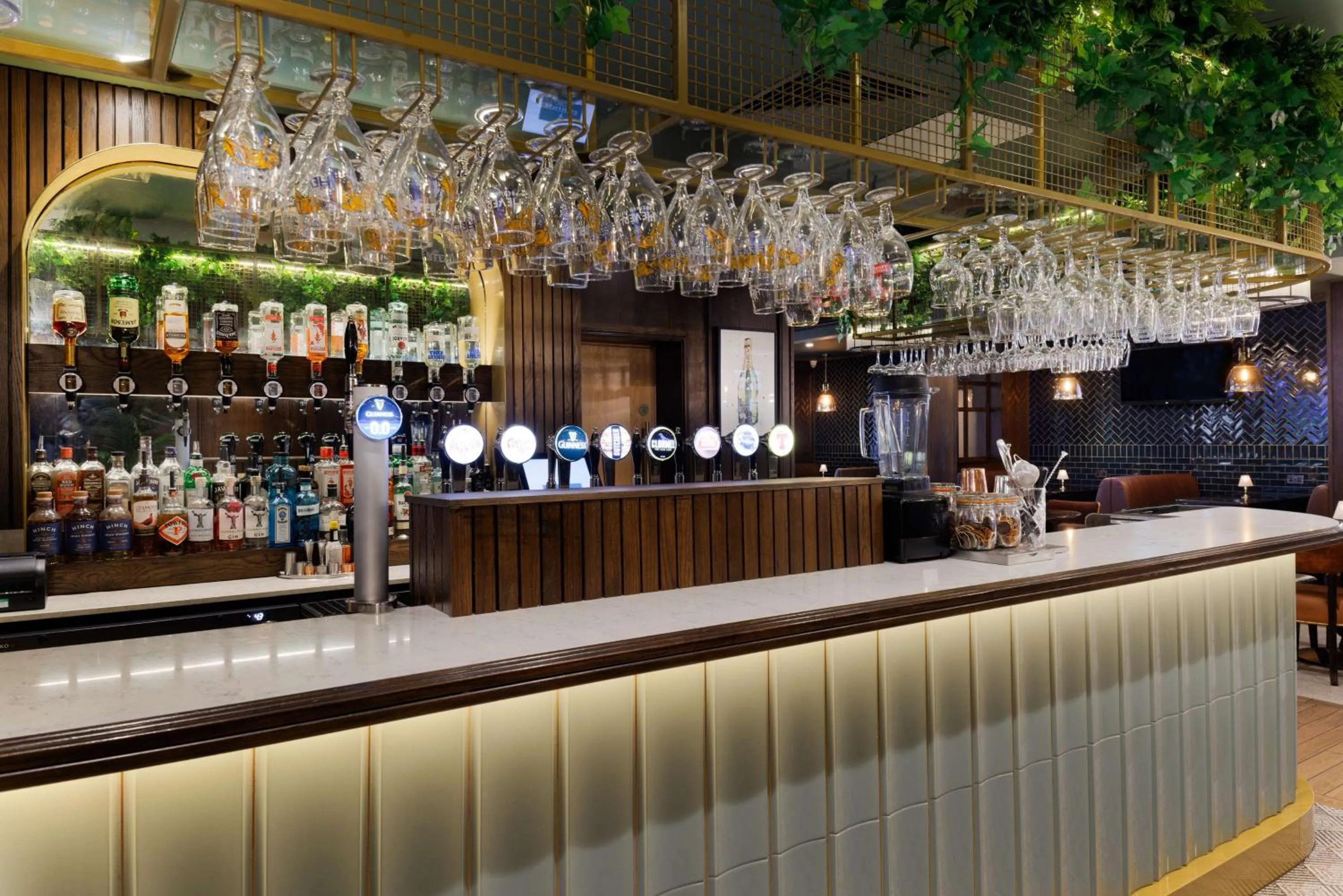 Lounge or bar in Doubletree by Hilton Belfast Templepatrick