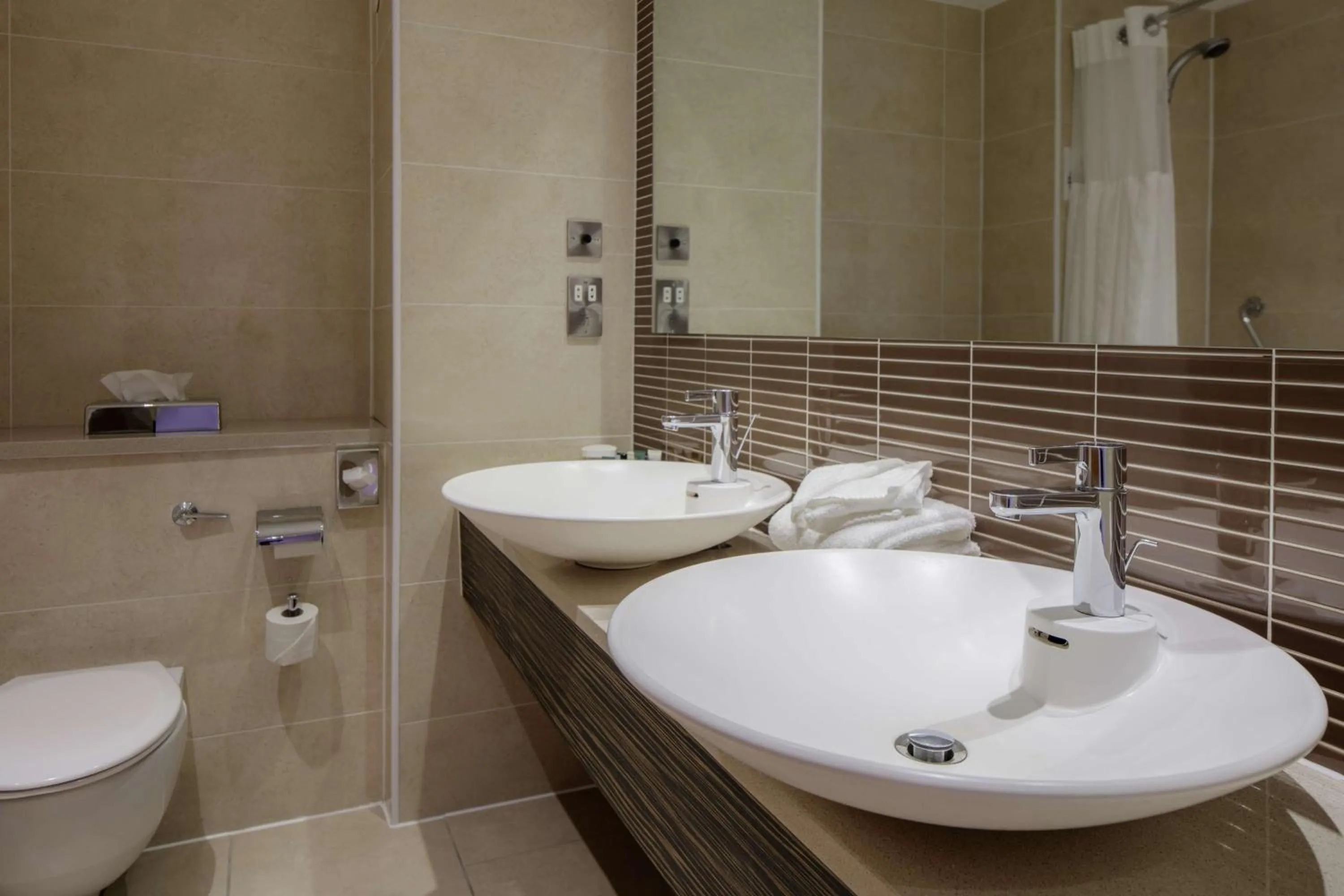 Bathroom in Doubletree by Hilton Belfast Templepatrick
