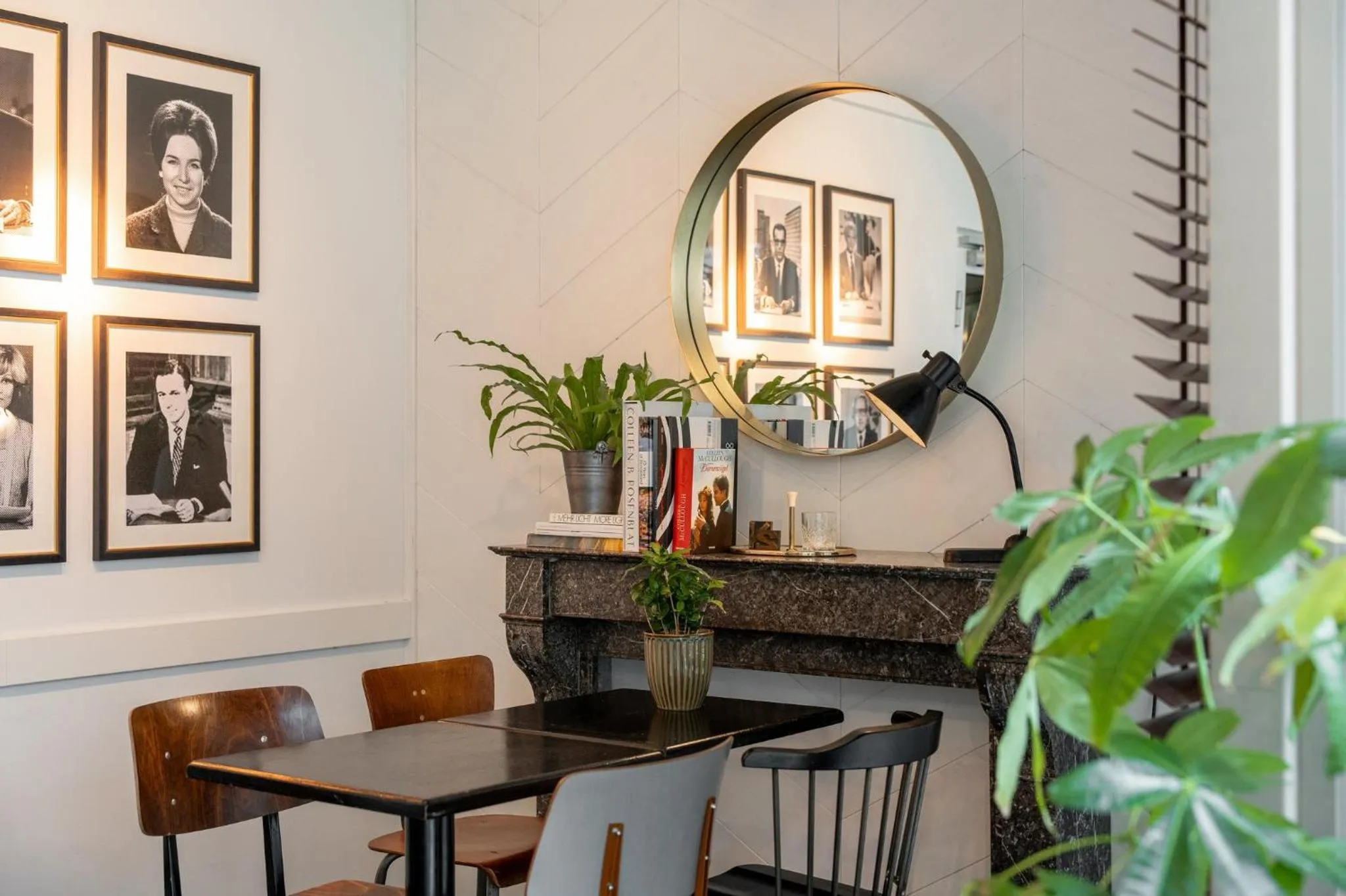 Library in Ruby Lotti Hotel Hamburg