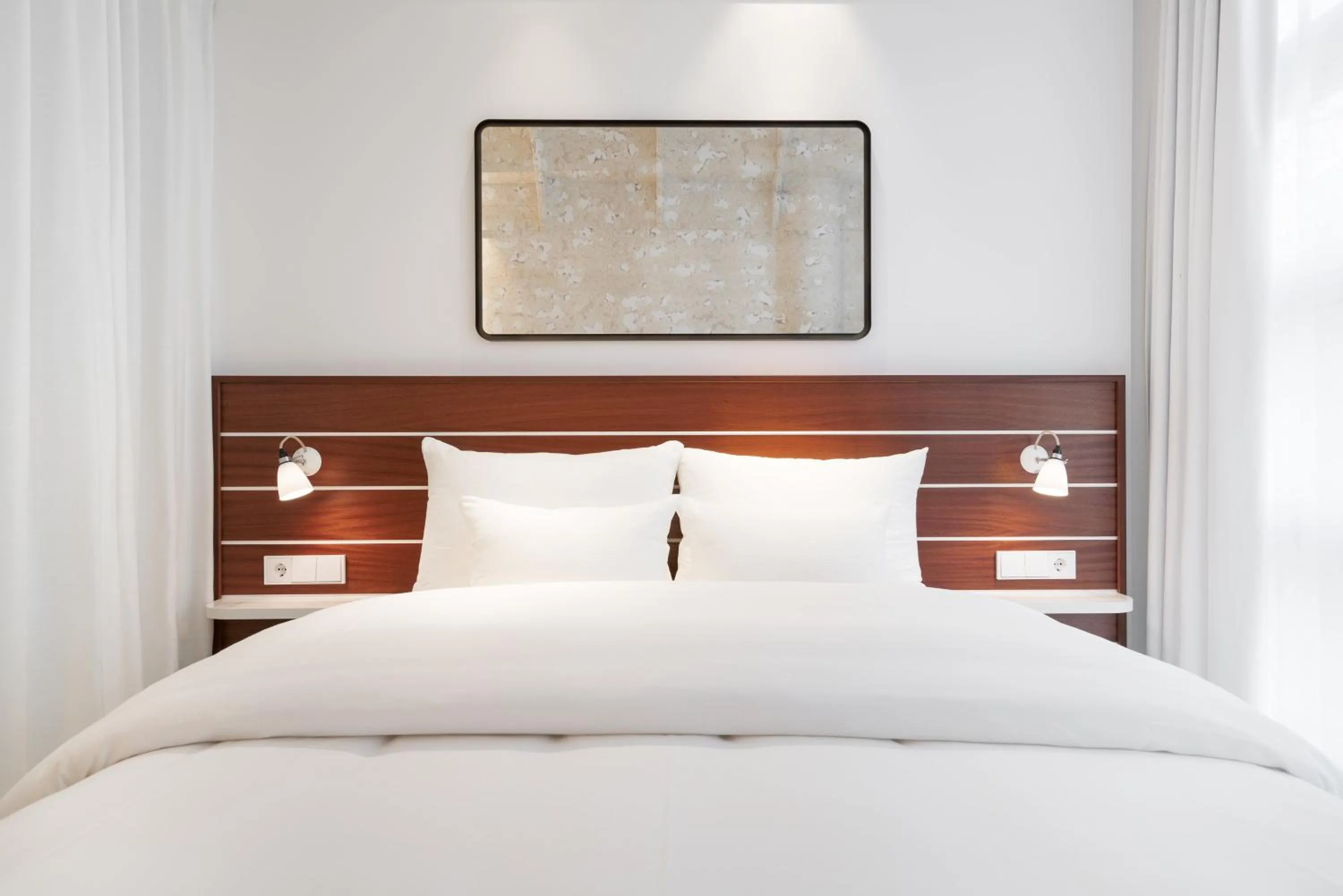 Photo of the whole room, Bed in Ruby Lotti Hotel Hamburg