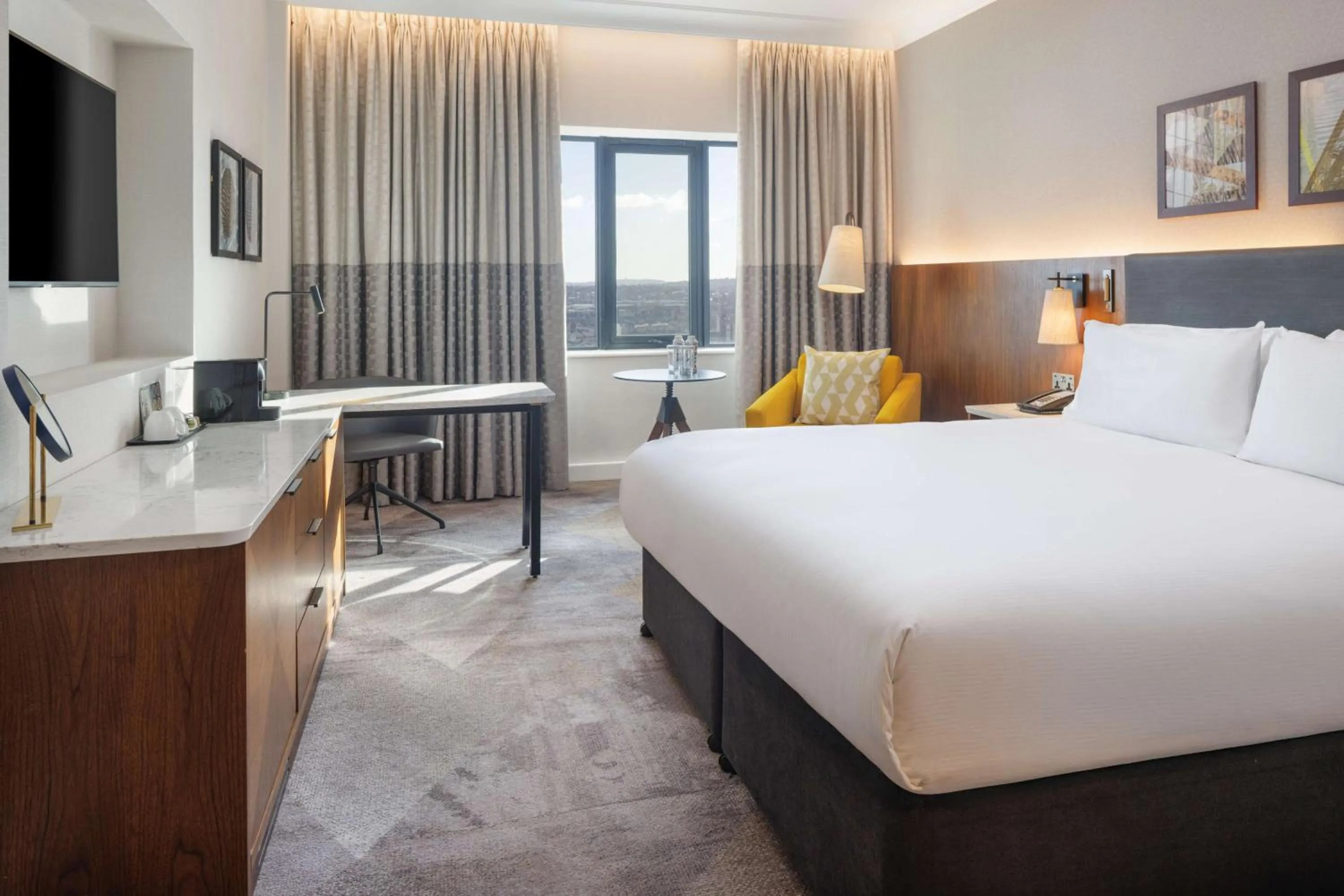 Bedroom, Bed in Hilton Belfast