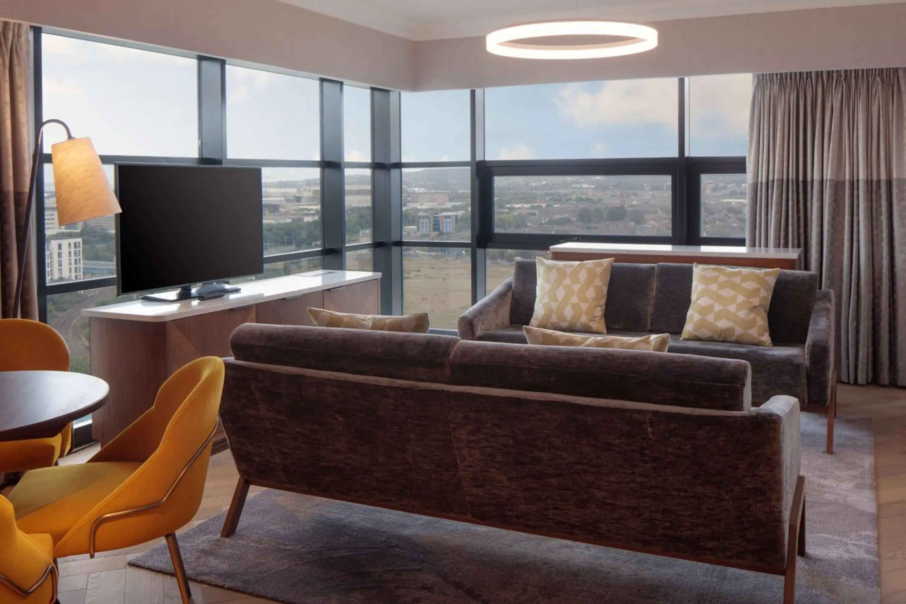 King Executive Suite in Hilton Belfast King Executive Suite in Hilton Belfast