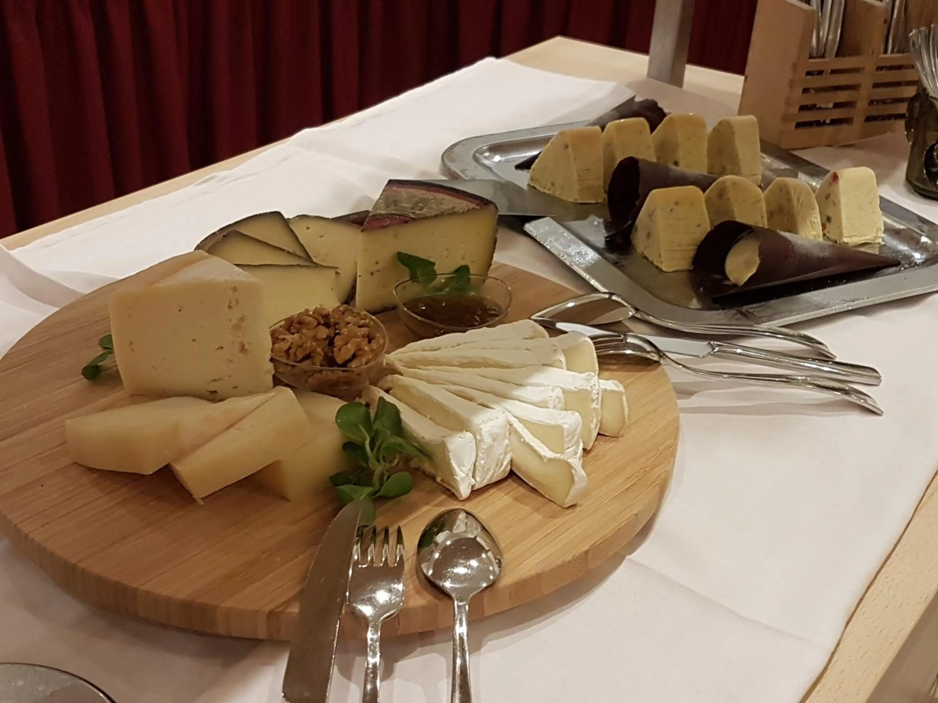 Food in Molaris Lodge