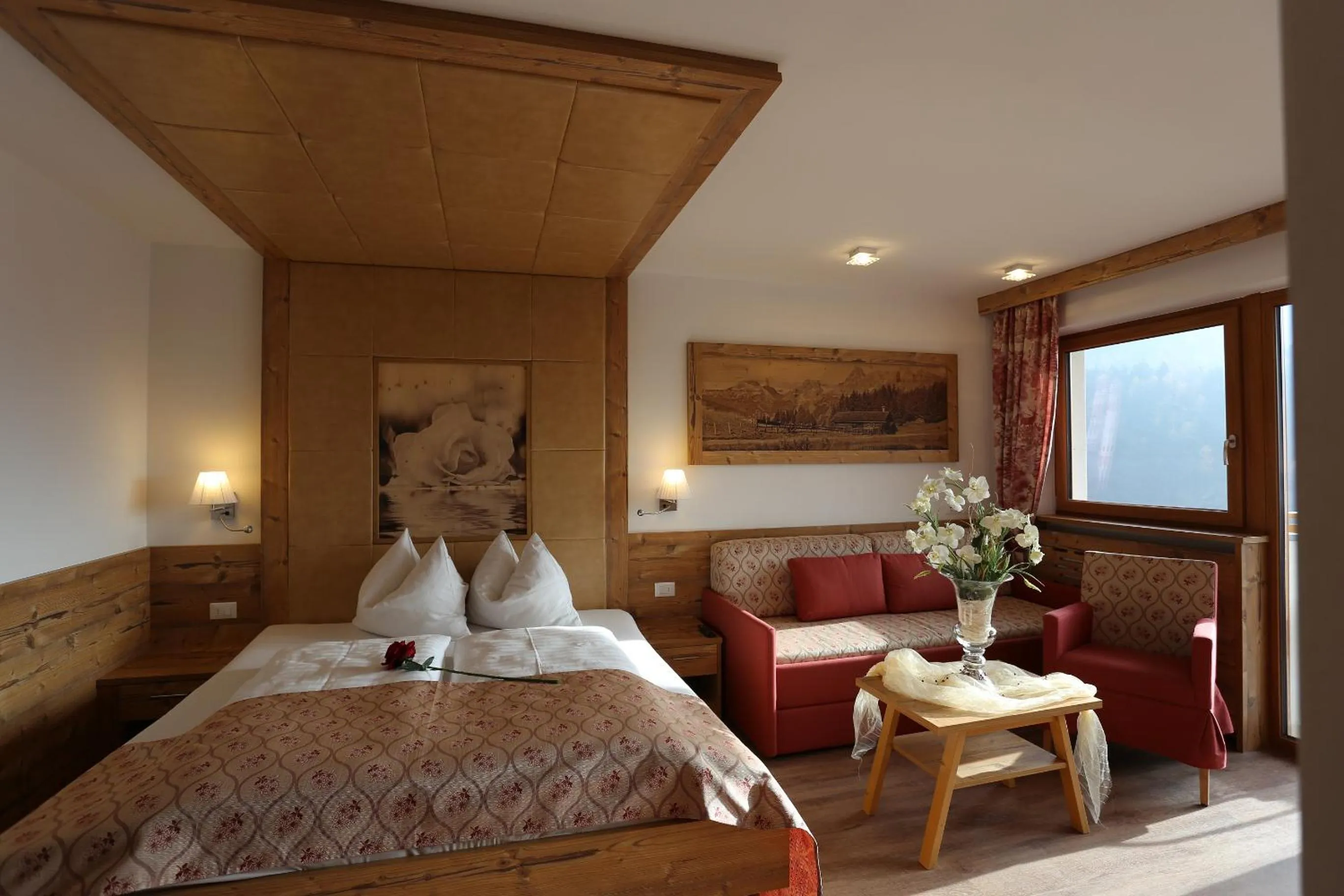 Photo of the whole room, Bed in Molaris Lodge