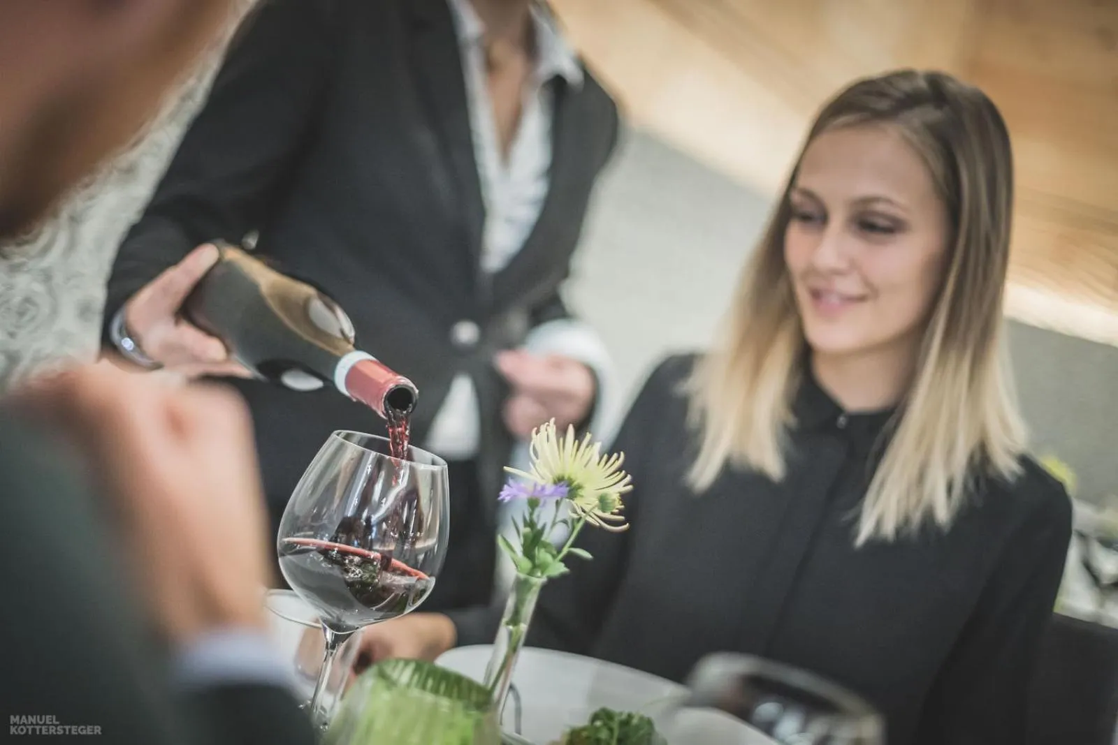 Drinks in Molaris Lodge