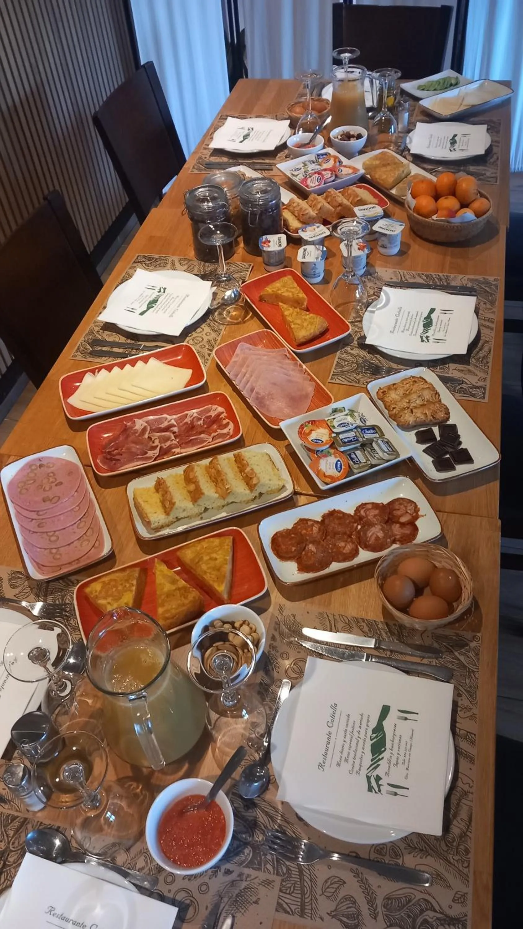 Breakfast in Hotel Cotiella