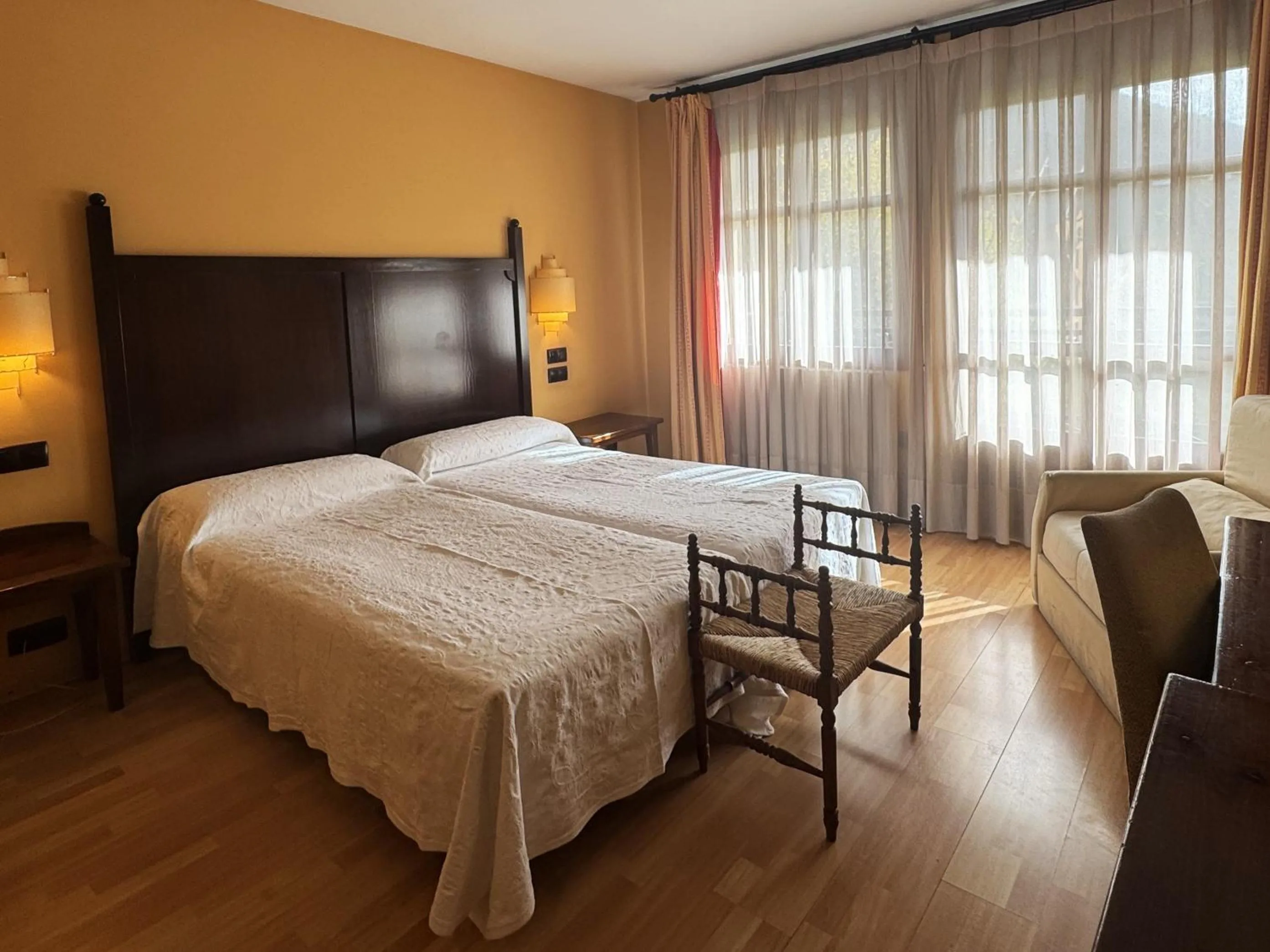 Photo of the whole room, Bed in Hotel Cotiella