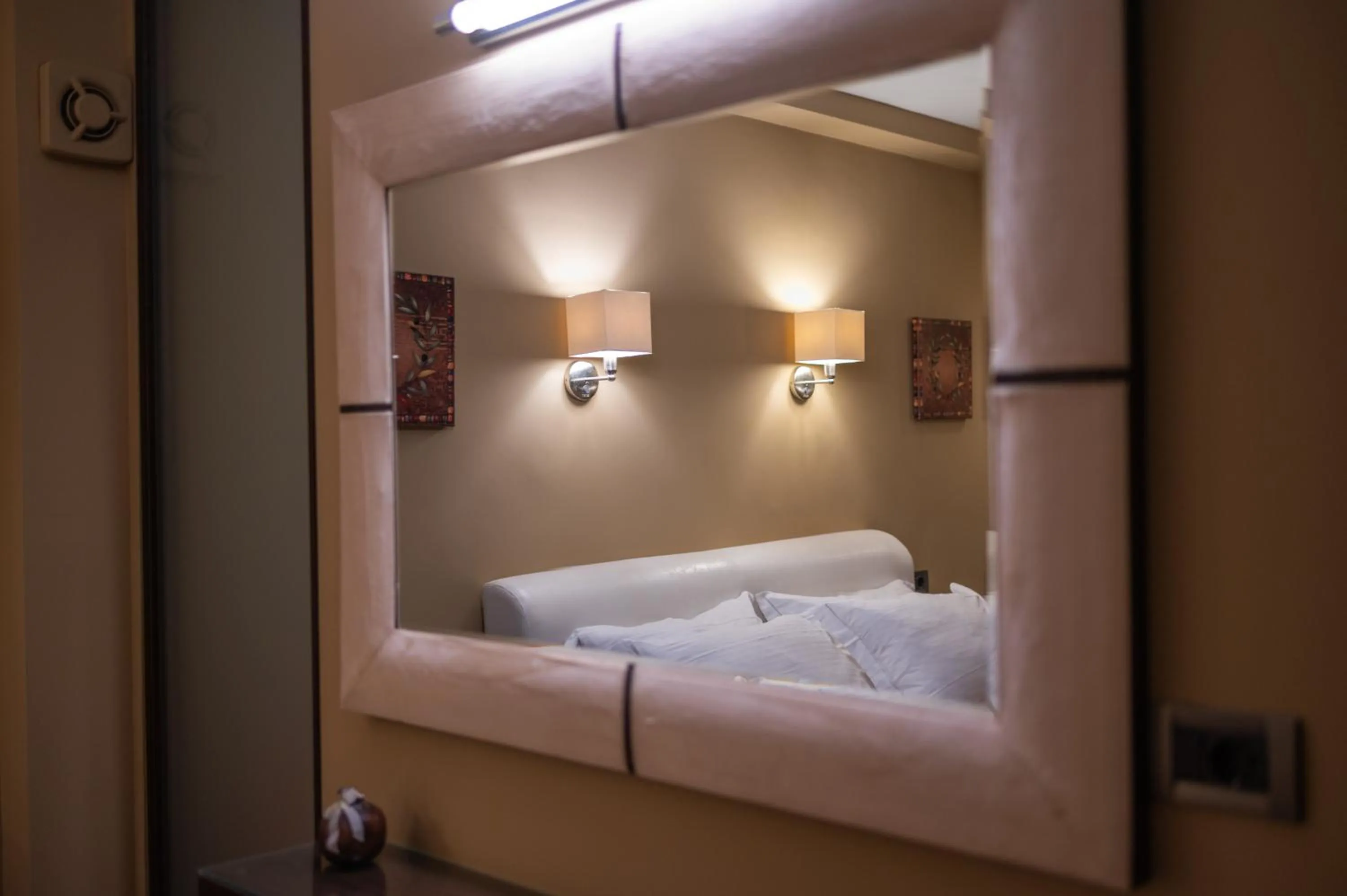 Bed in Vathyskia Guesthouse