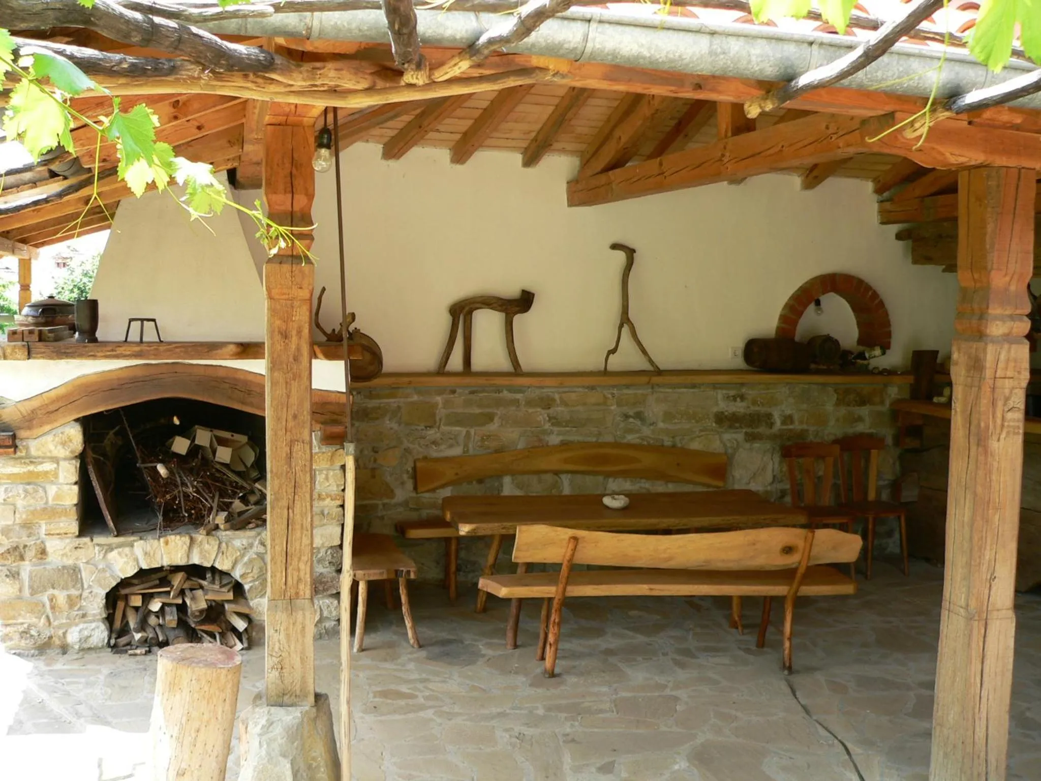 BBQ facilities in Hotel Pri Chakara