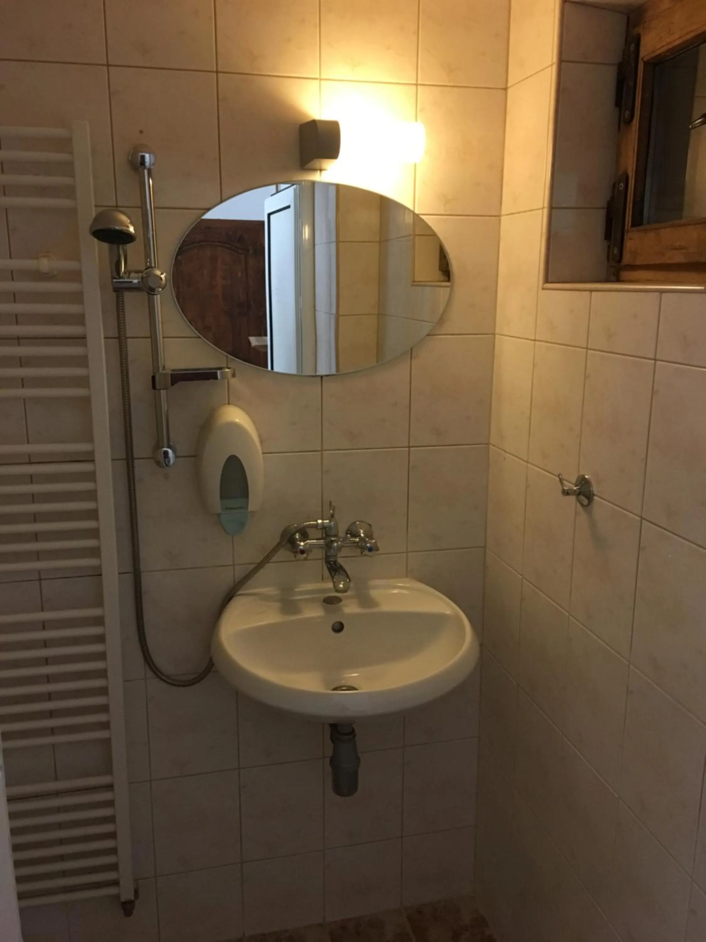 Bathroom in Hotel Pri Chakara
