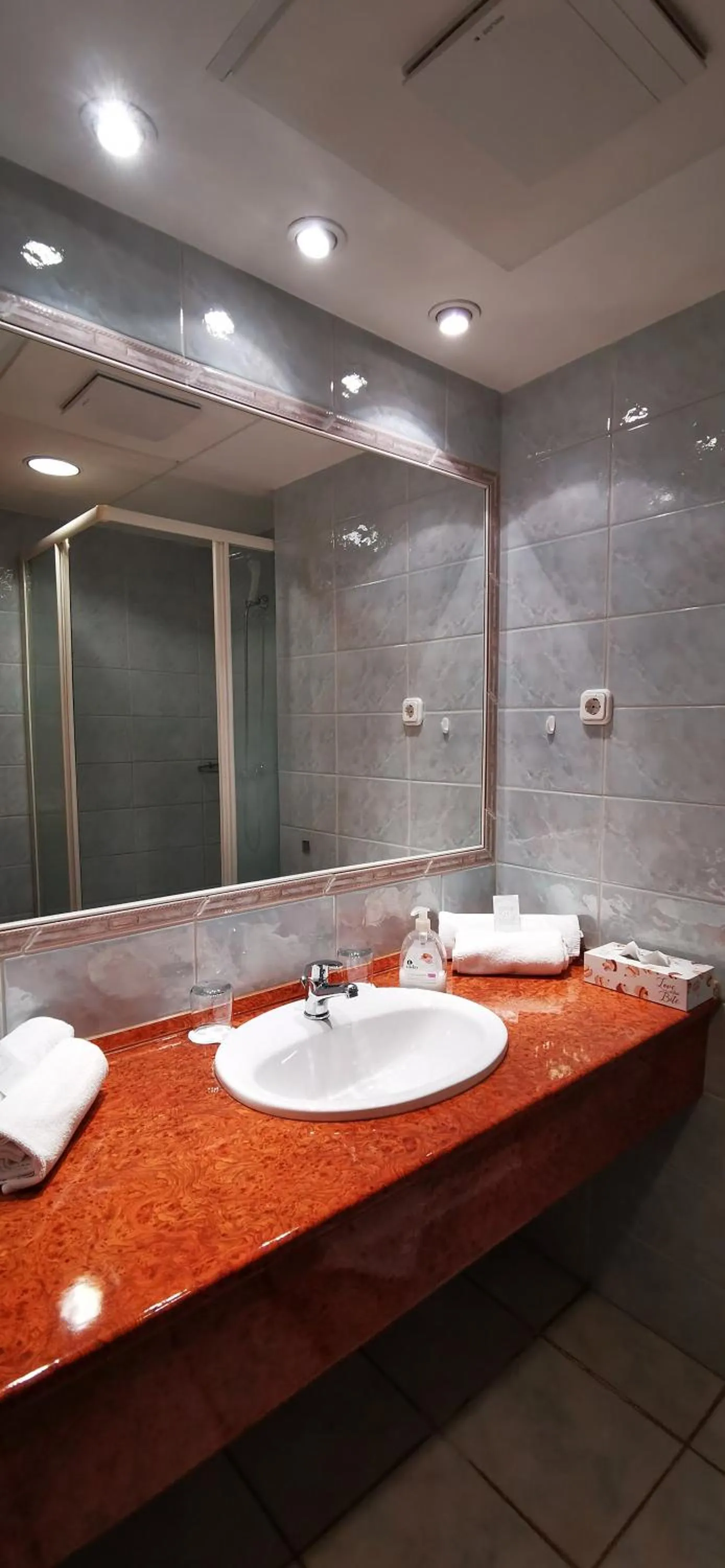 Bathroom in Ágnes Hotel