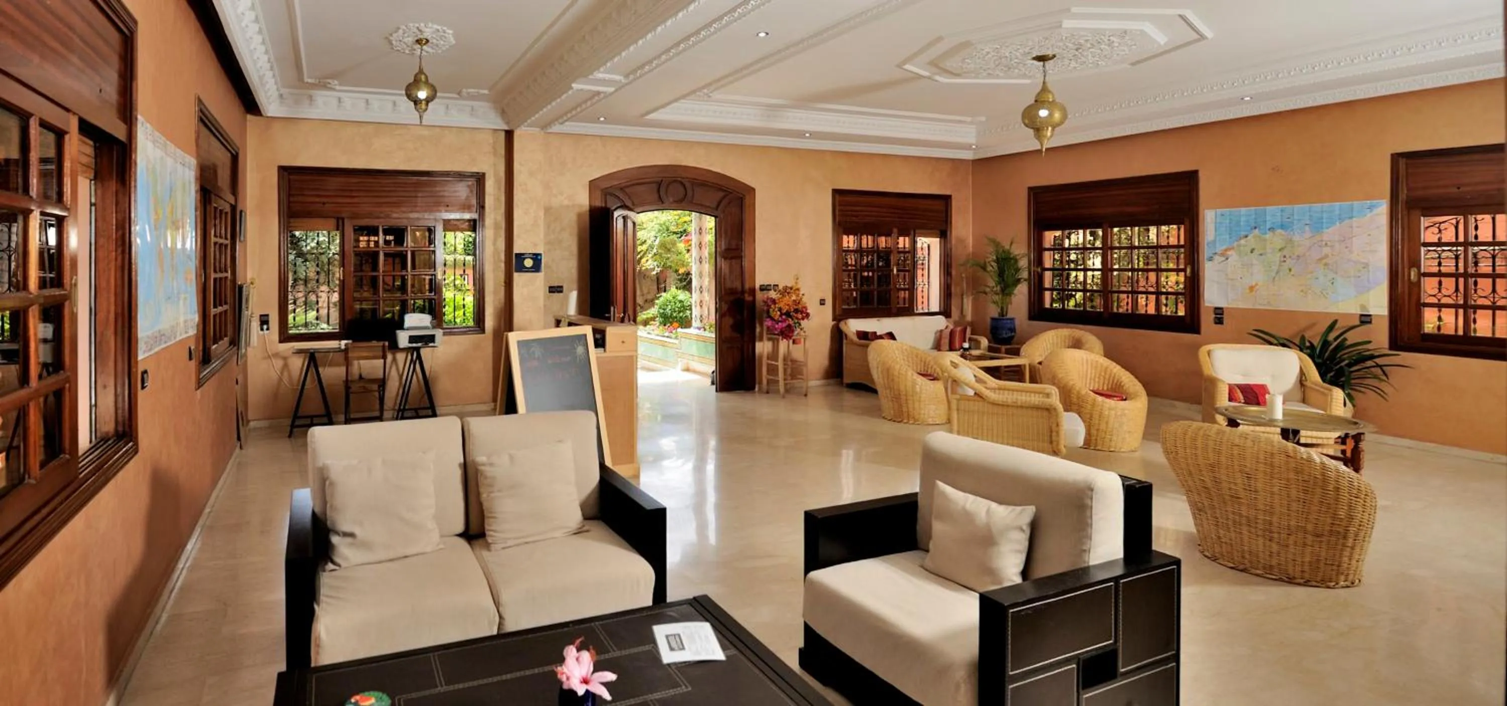 Living room in LHOSTEL à Casablanca