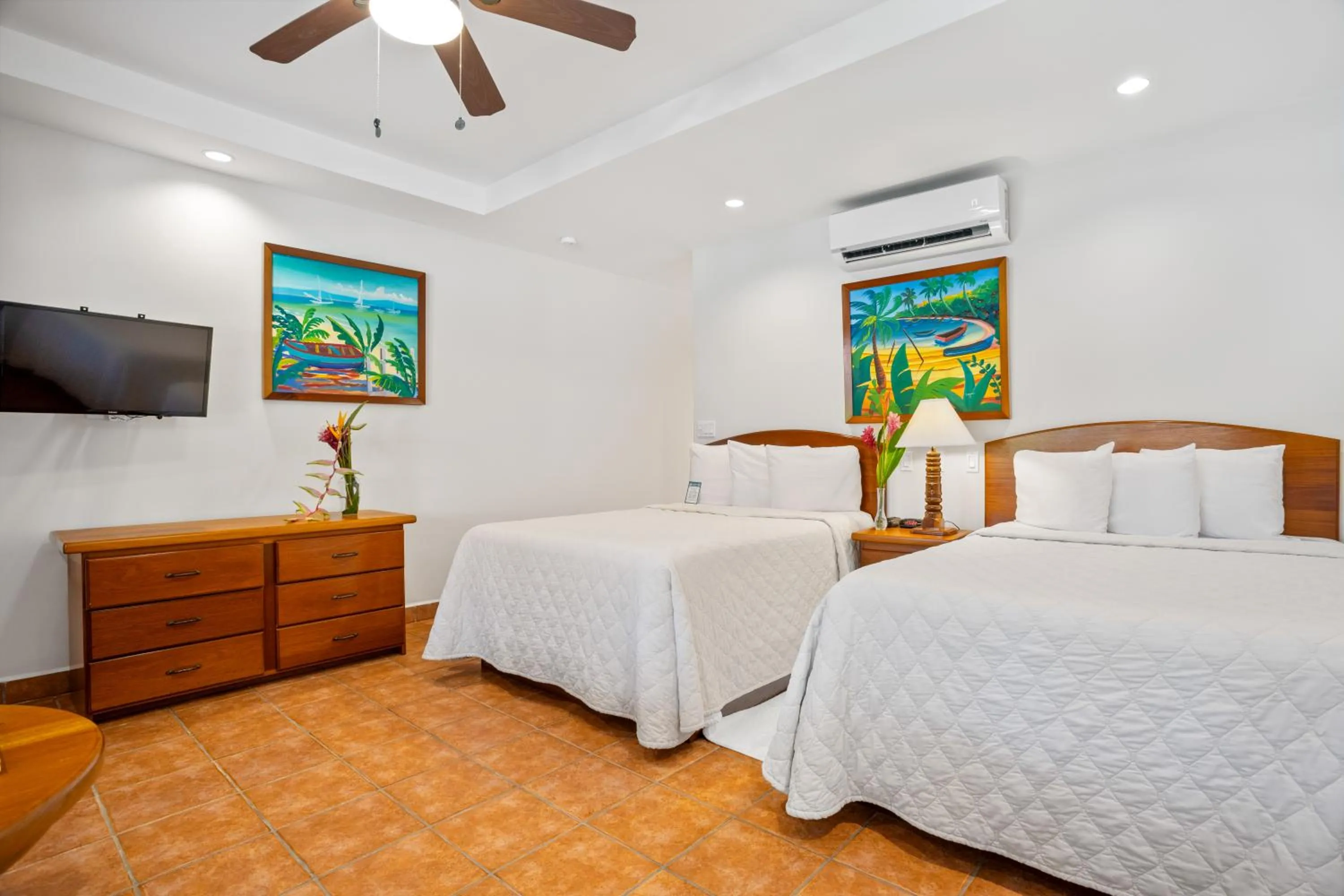 Bed in SunBreeze Hotel