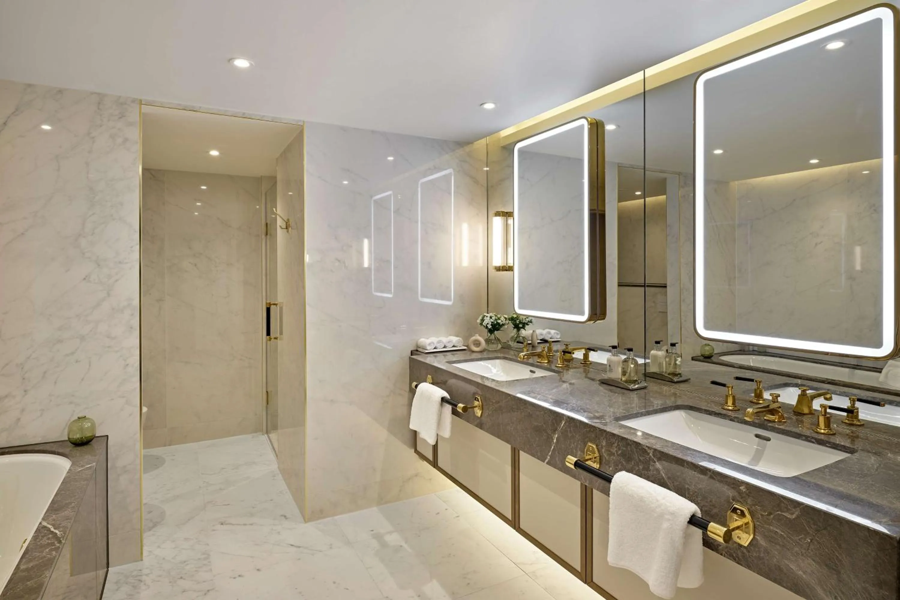 Bathroom in London Hilton on Park Lane