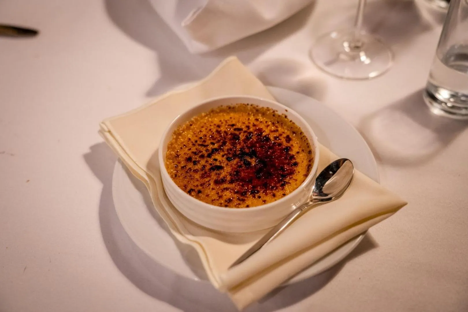 Restaurant/places to eat in Old Legends Hotel