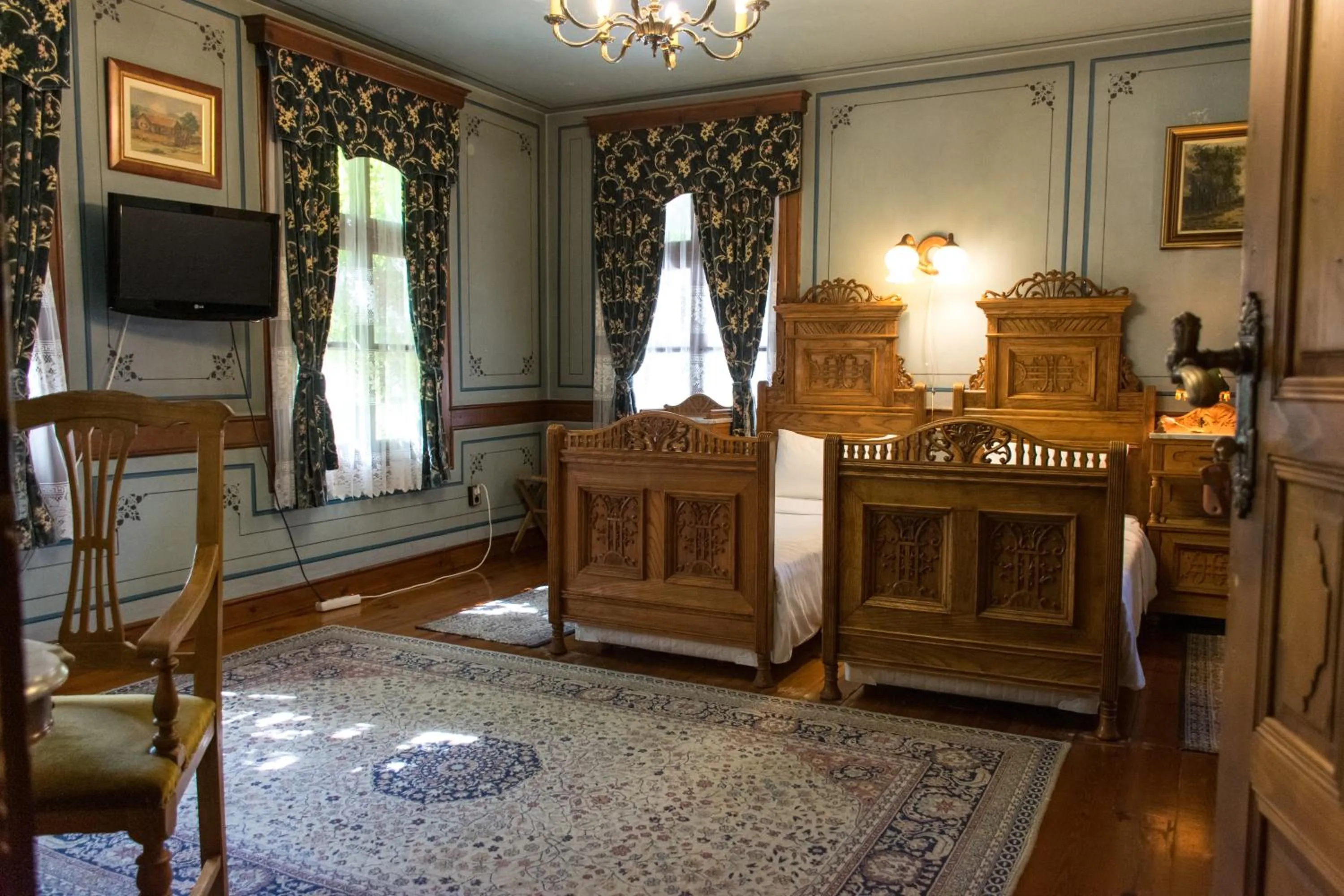 Bed in Old Legends Hotel