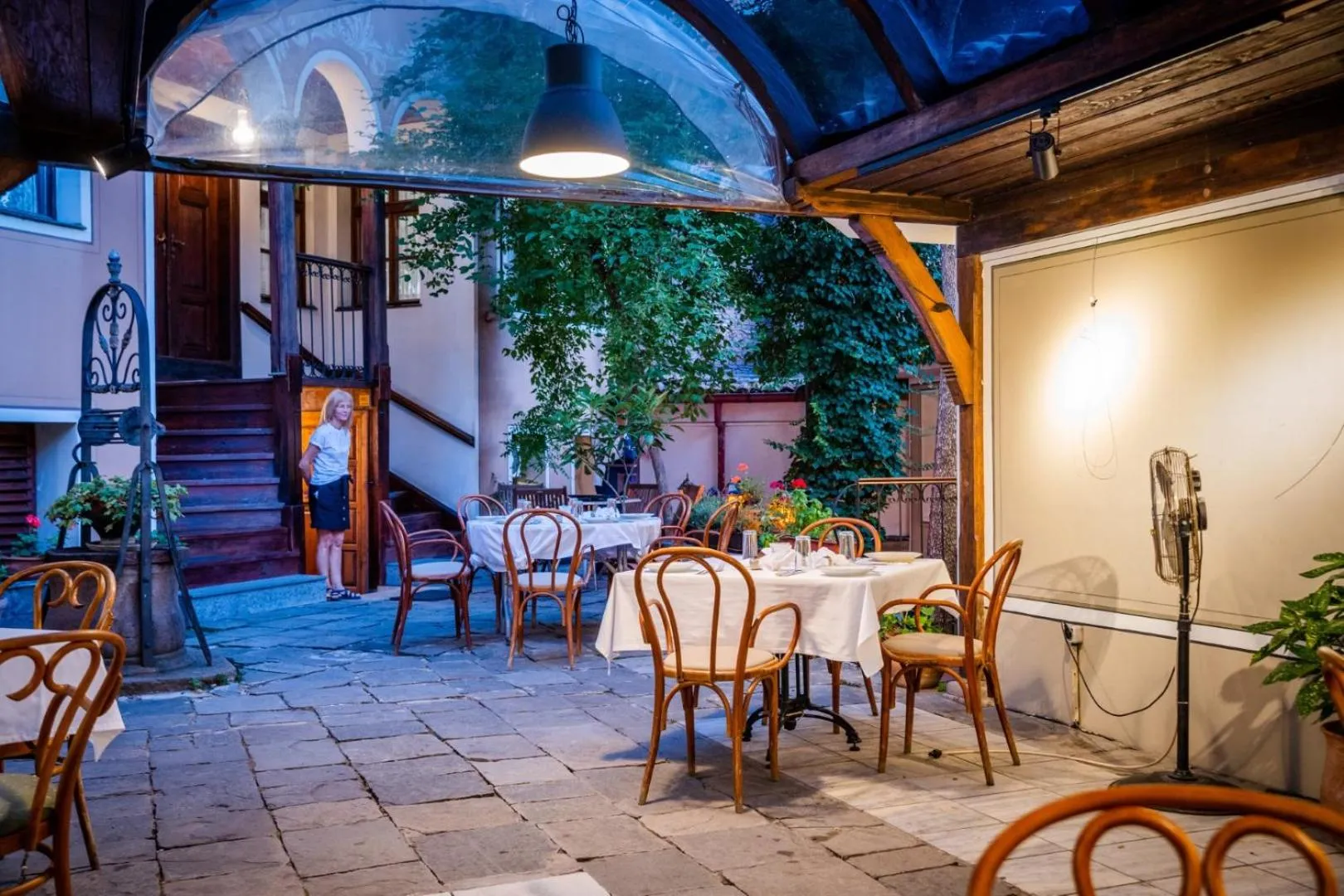 Patio in Old Legends Hotel