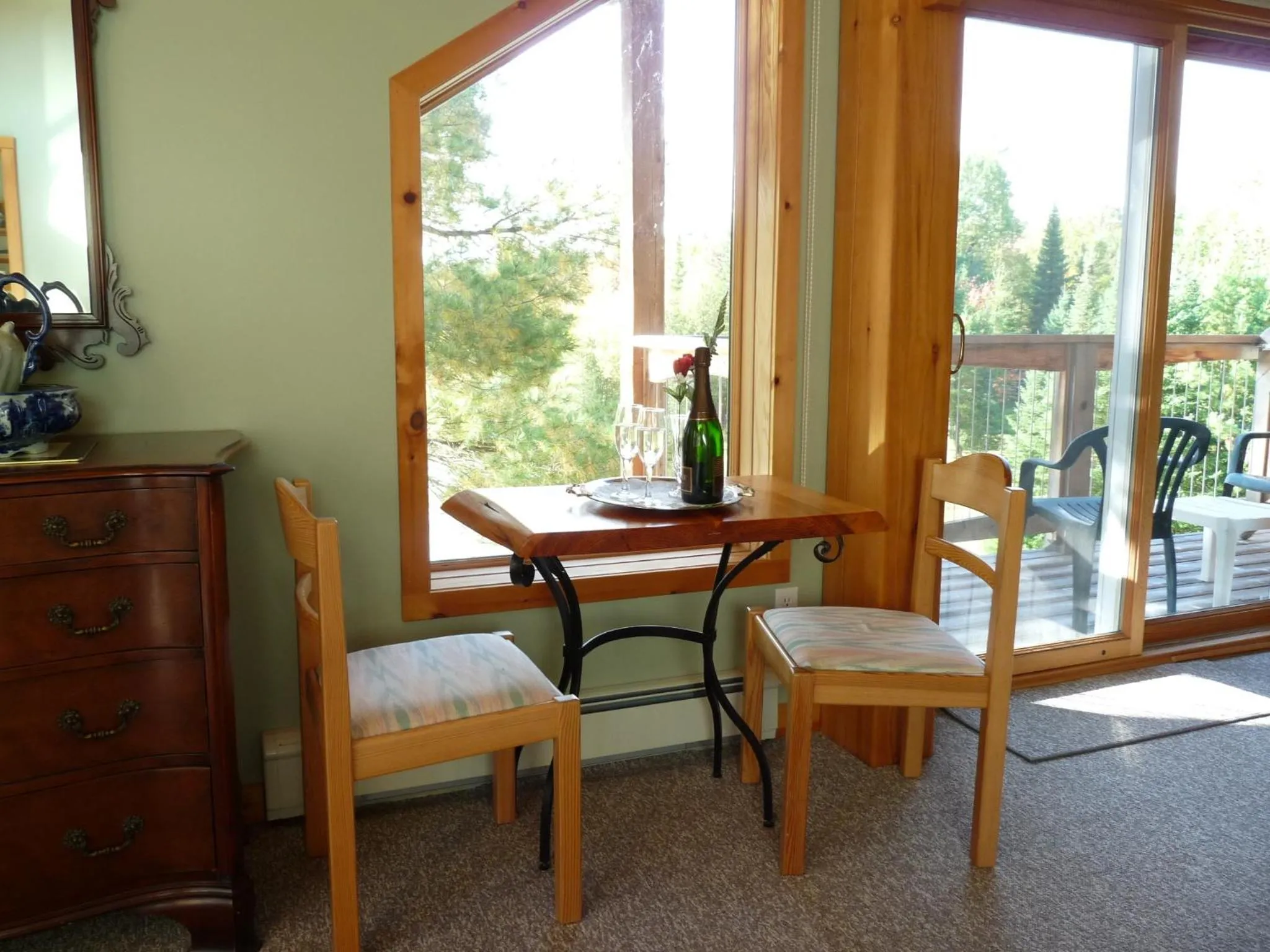 Summer in Sunny Rock Bed & Breakfast