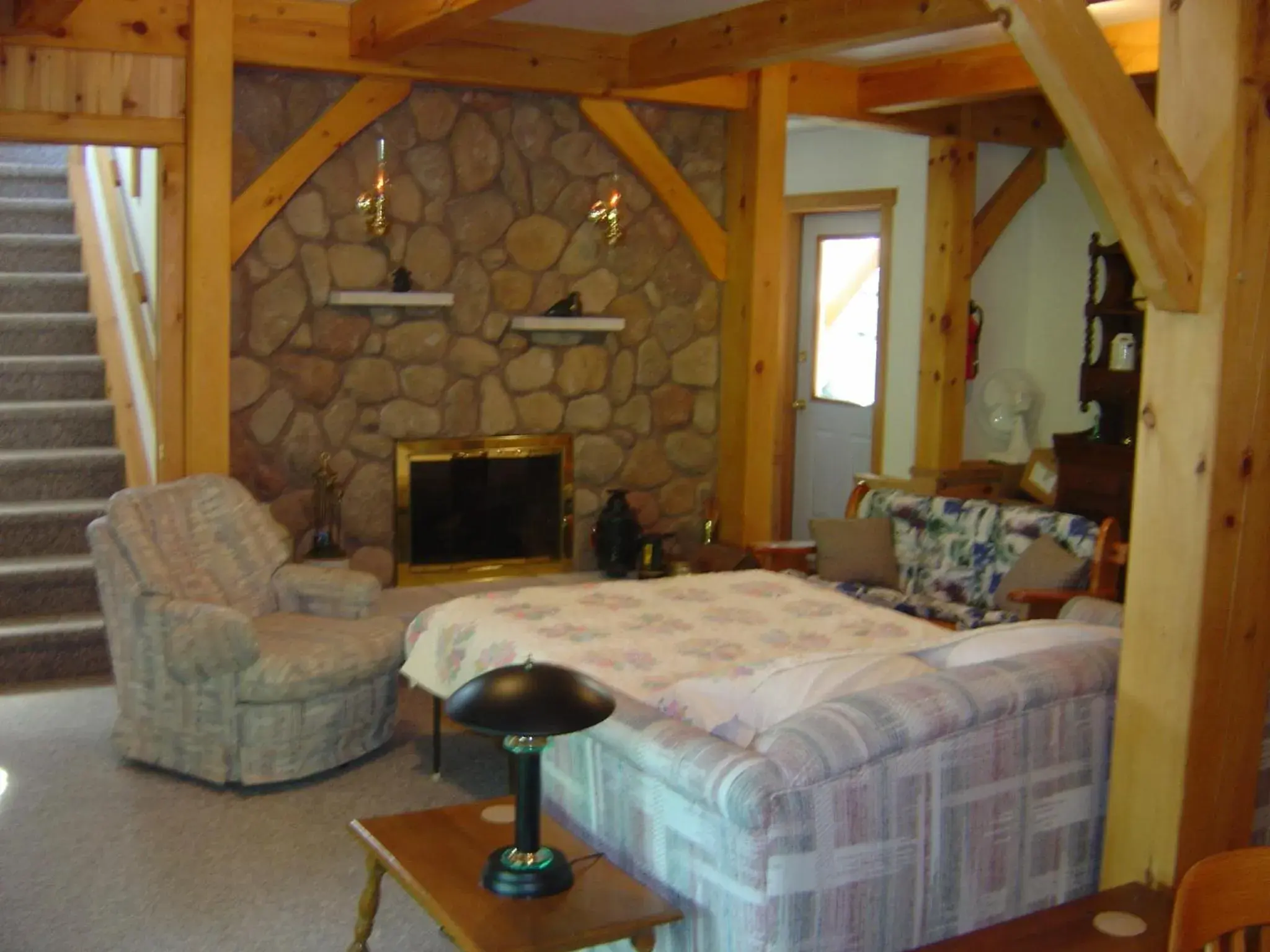 Deluxe Queen Suite in Sunny Rock Bed & Breakfast Deluxe Queen Suite in Sunny Rock Bed & Breakfast