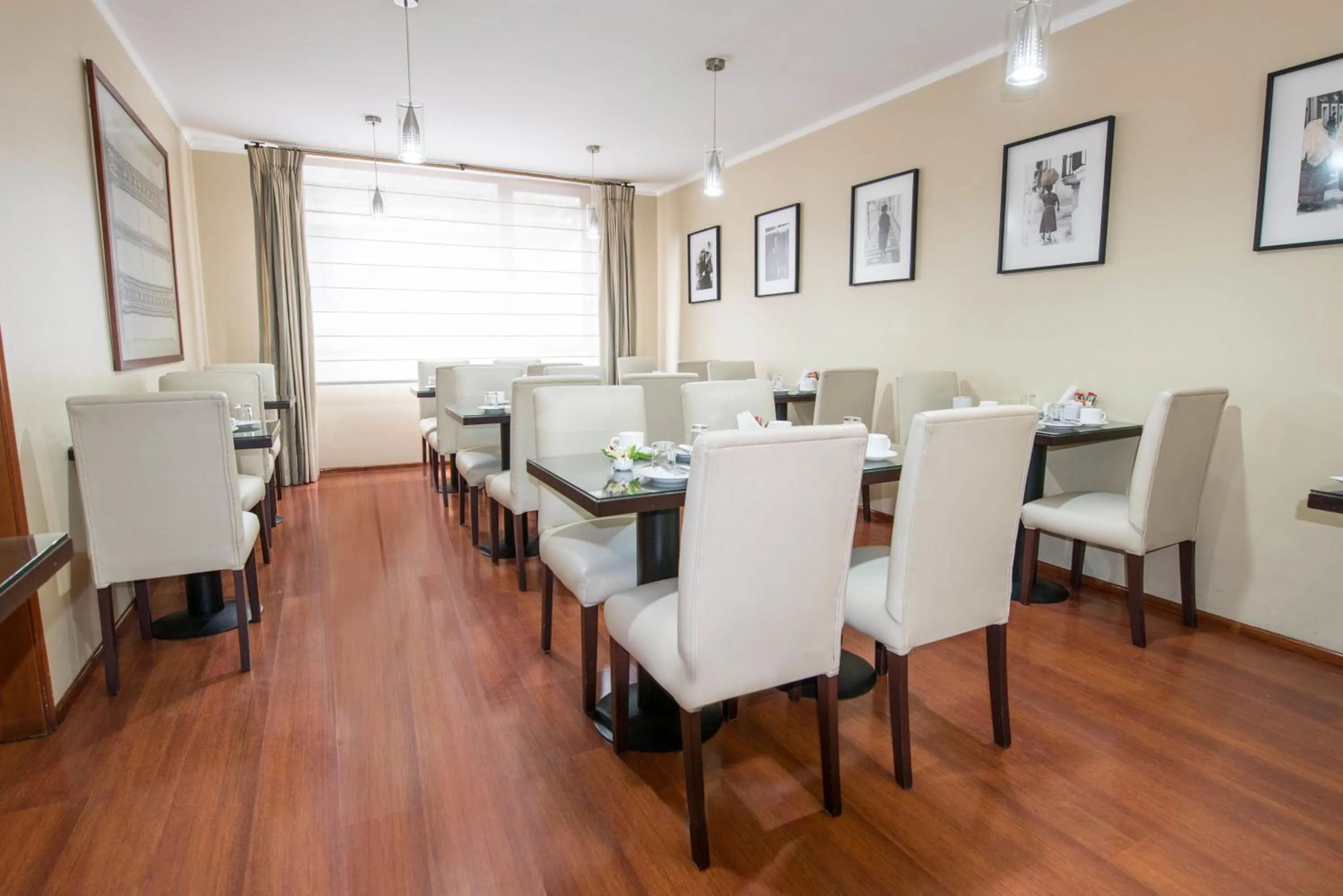 Restaurant/places to eat in Hotel RP