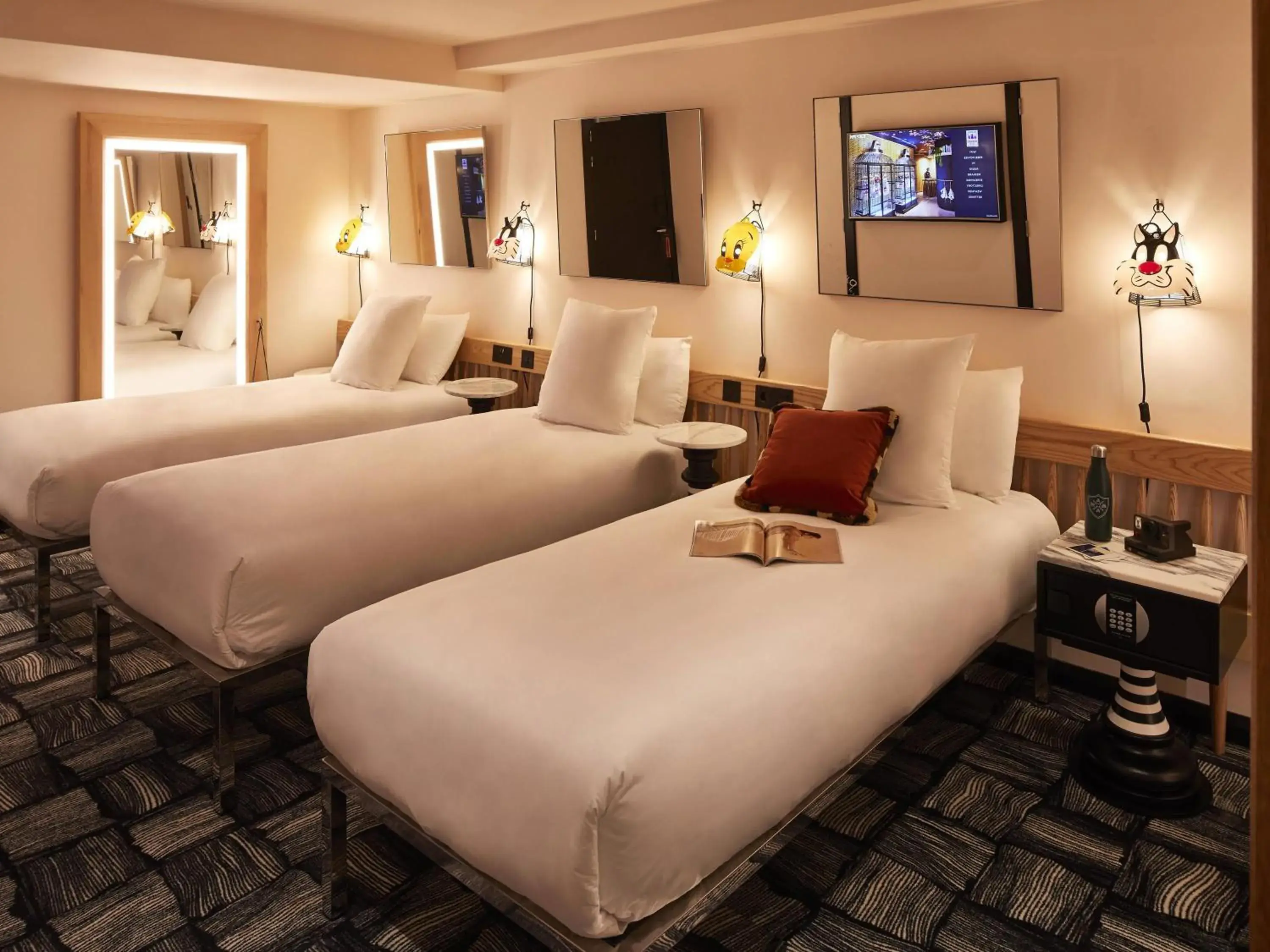 Large Mama Triple – LOWER GROUND in Mama Shelter London - Shoreditch Large Mama Triple – LOWER GROUND in Mama Shelter London - Shoreditch