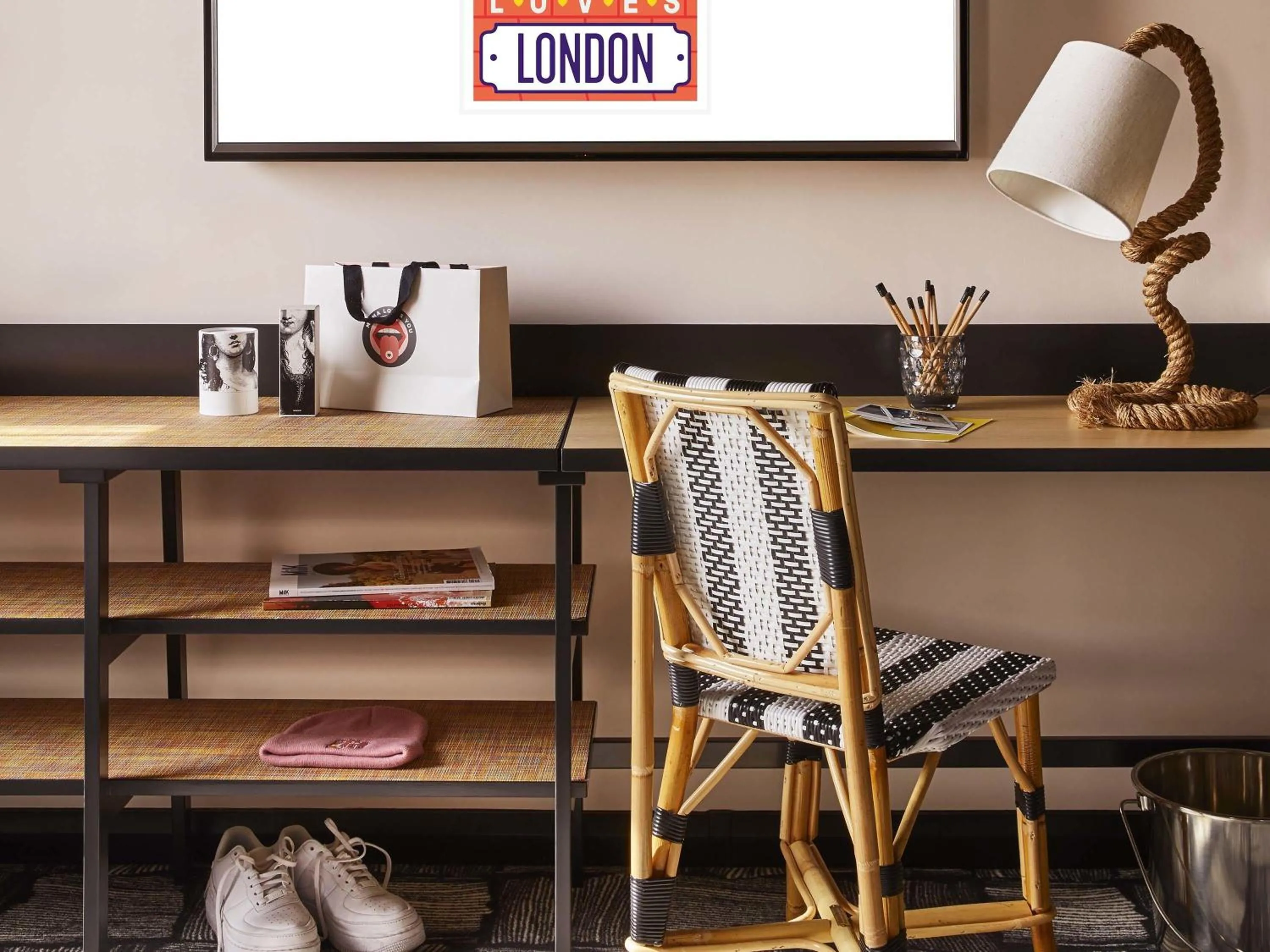 Bedroom in Mama Shelter London - Shoreditch