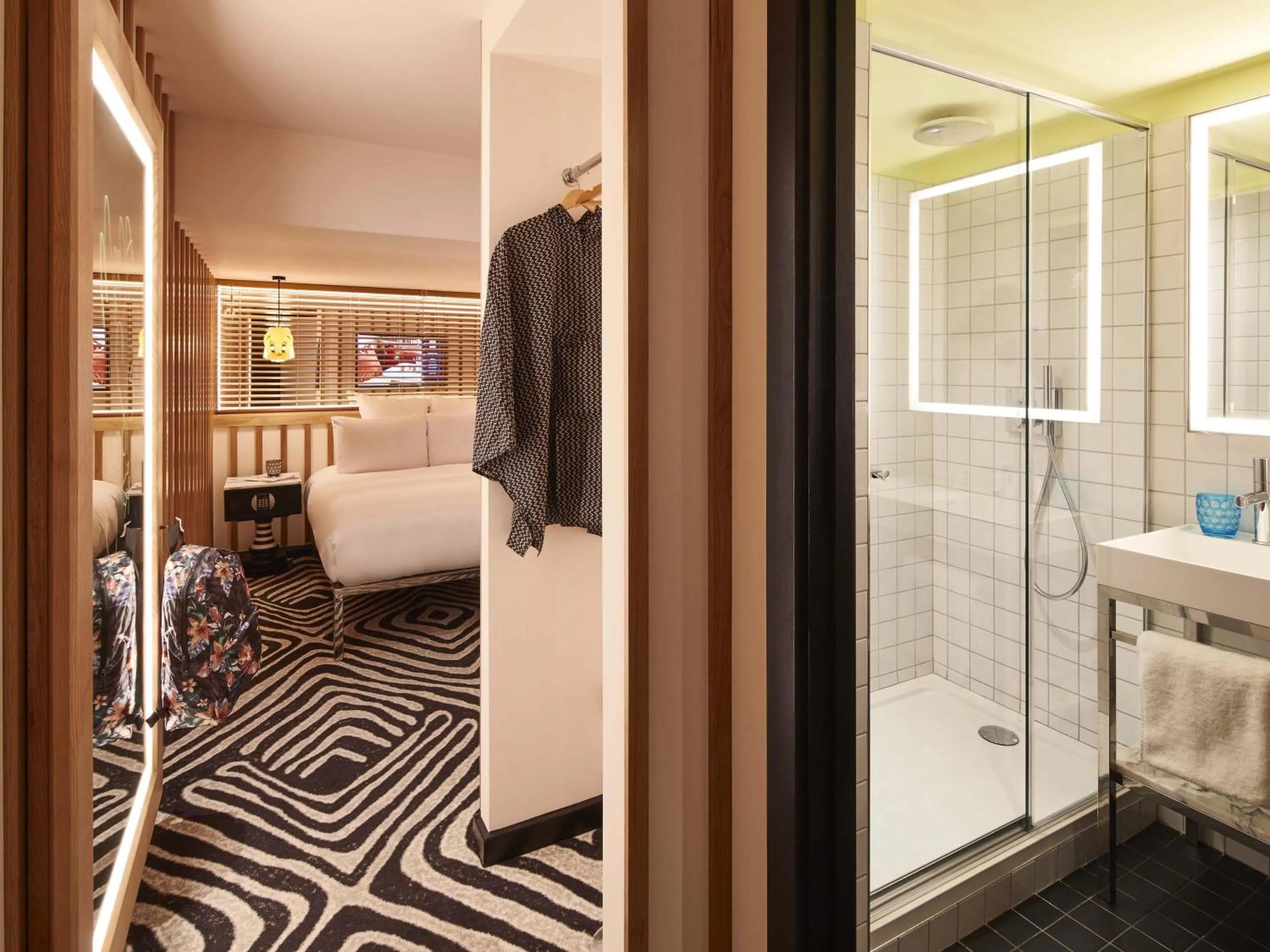 Bedroom, Bed in Mama Shelter London - Shoreditch