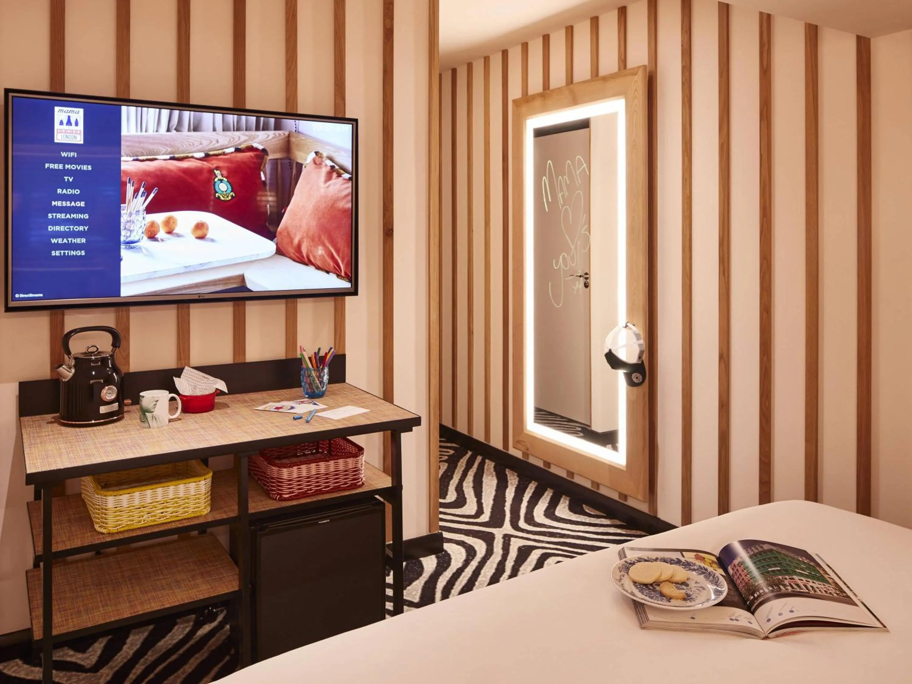 Bedroom, Bed in Mama Shelter London - Shoreditch