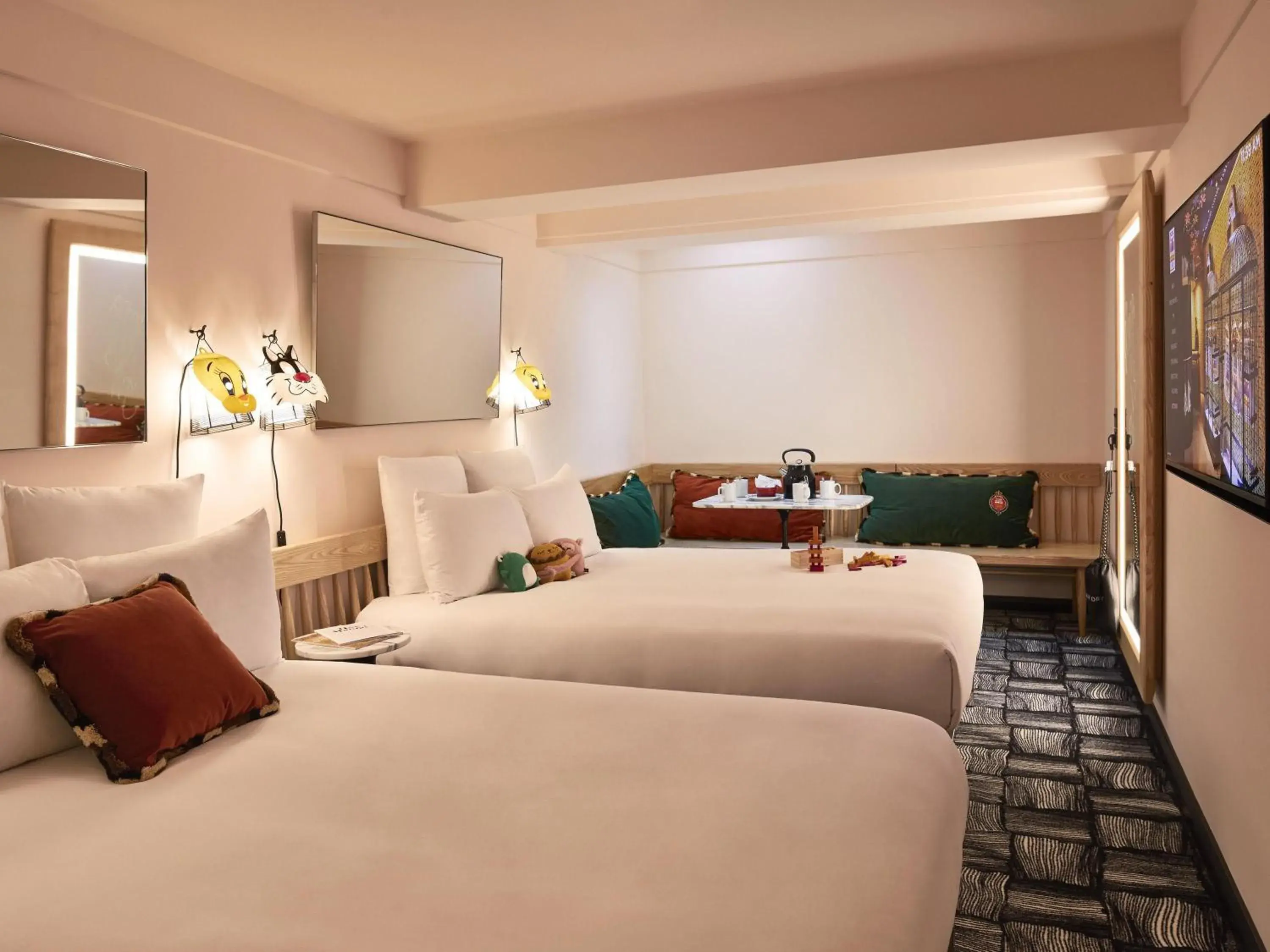 Standard Quadruple Room – LOWER GROUND in Mama Shelter London - Shoreditch Standard Quadruple Room – LOWER GROUND in Mama Shelter London - Shoreditch