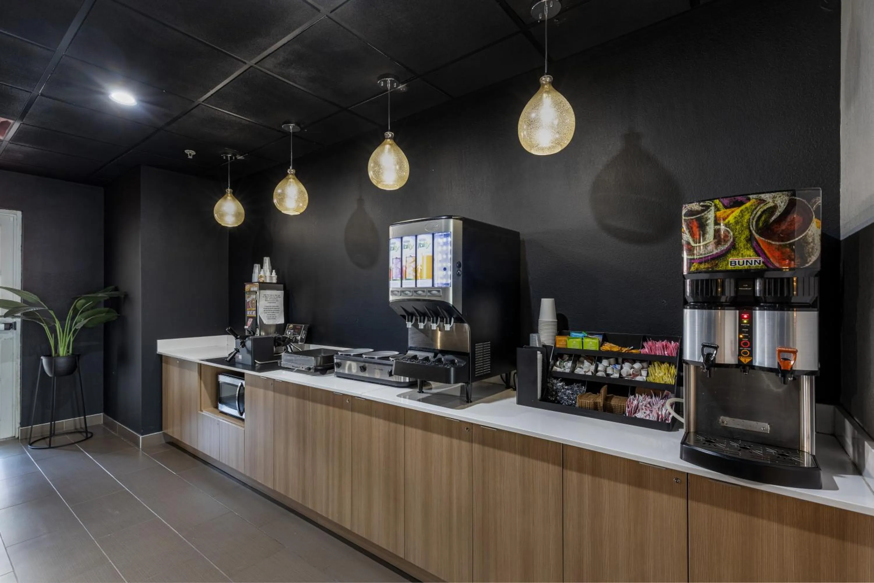 Coffee/tea facilities in The Block Hotel