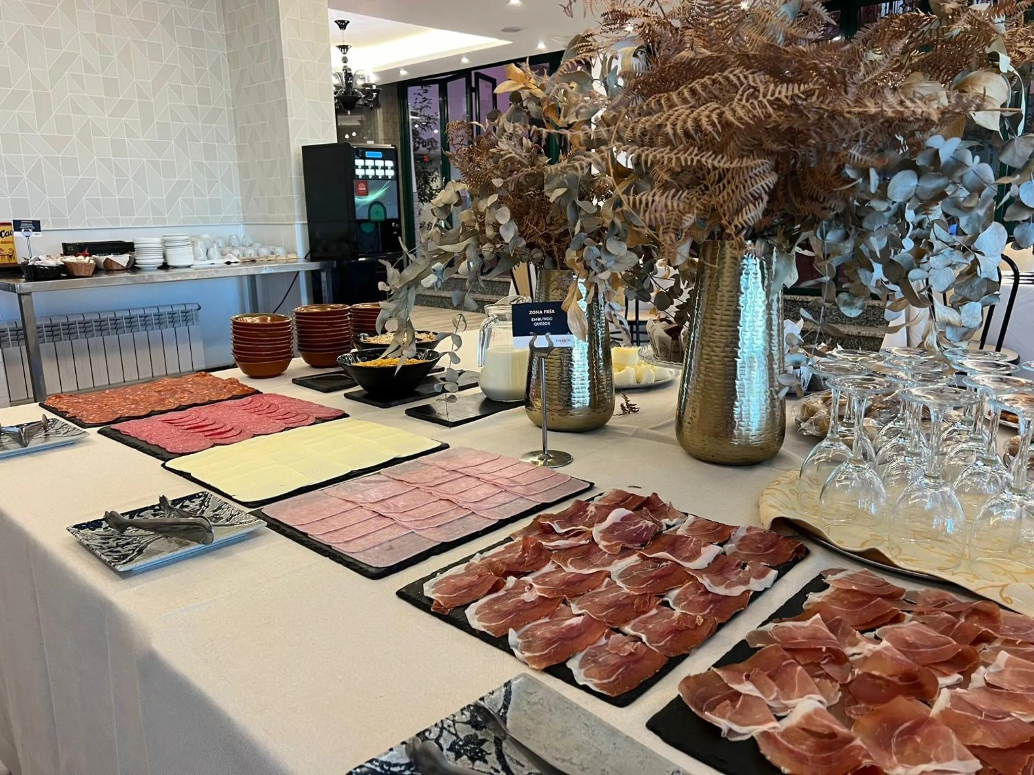 Buffet breakfast in Hotel Restaurante Boabdil