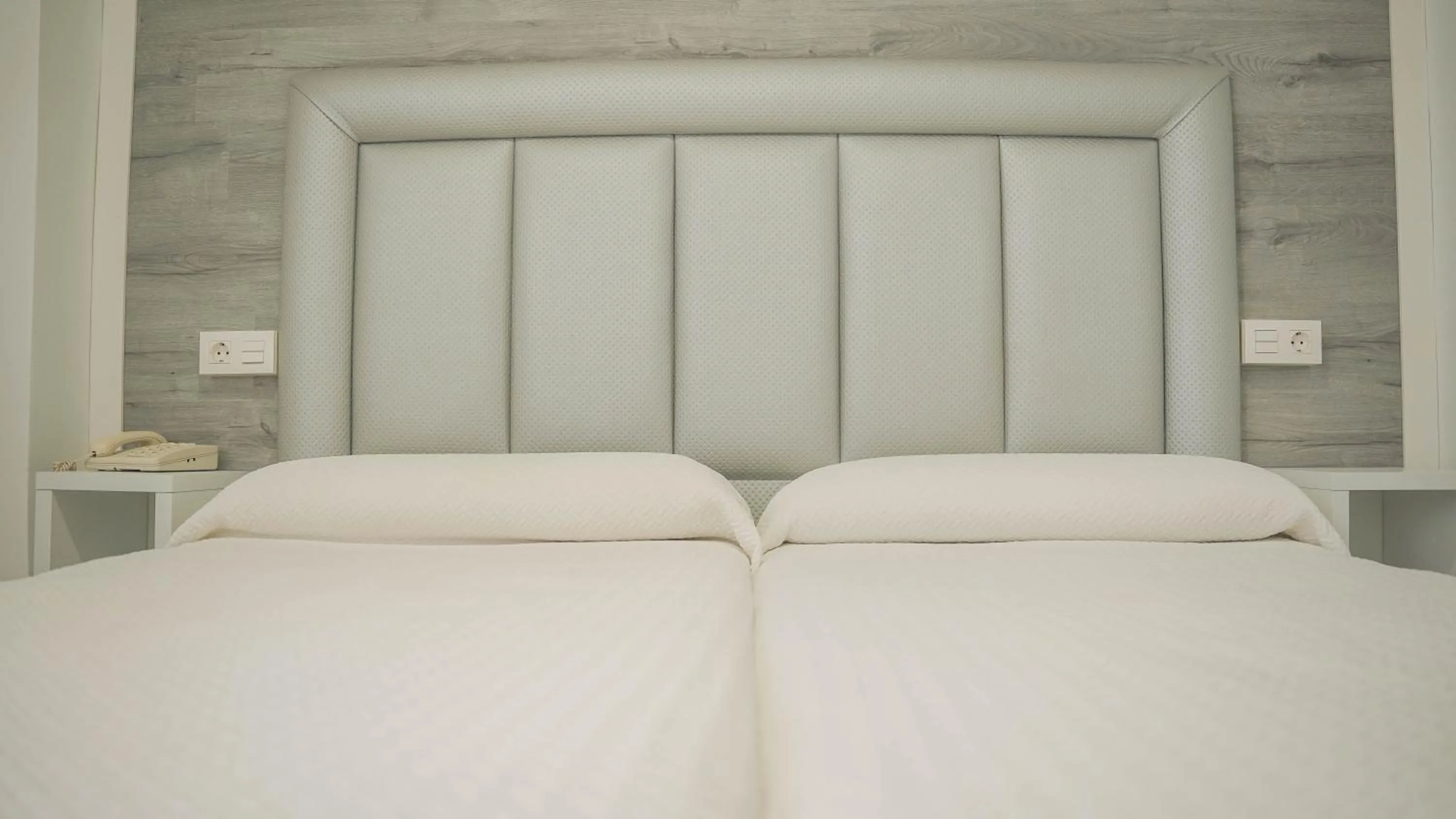 Bed in Hotel Restaurante Boabdil