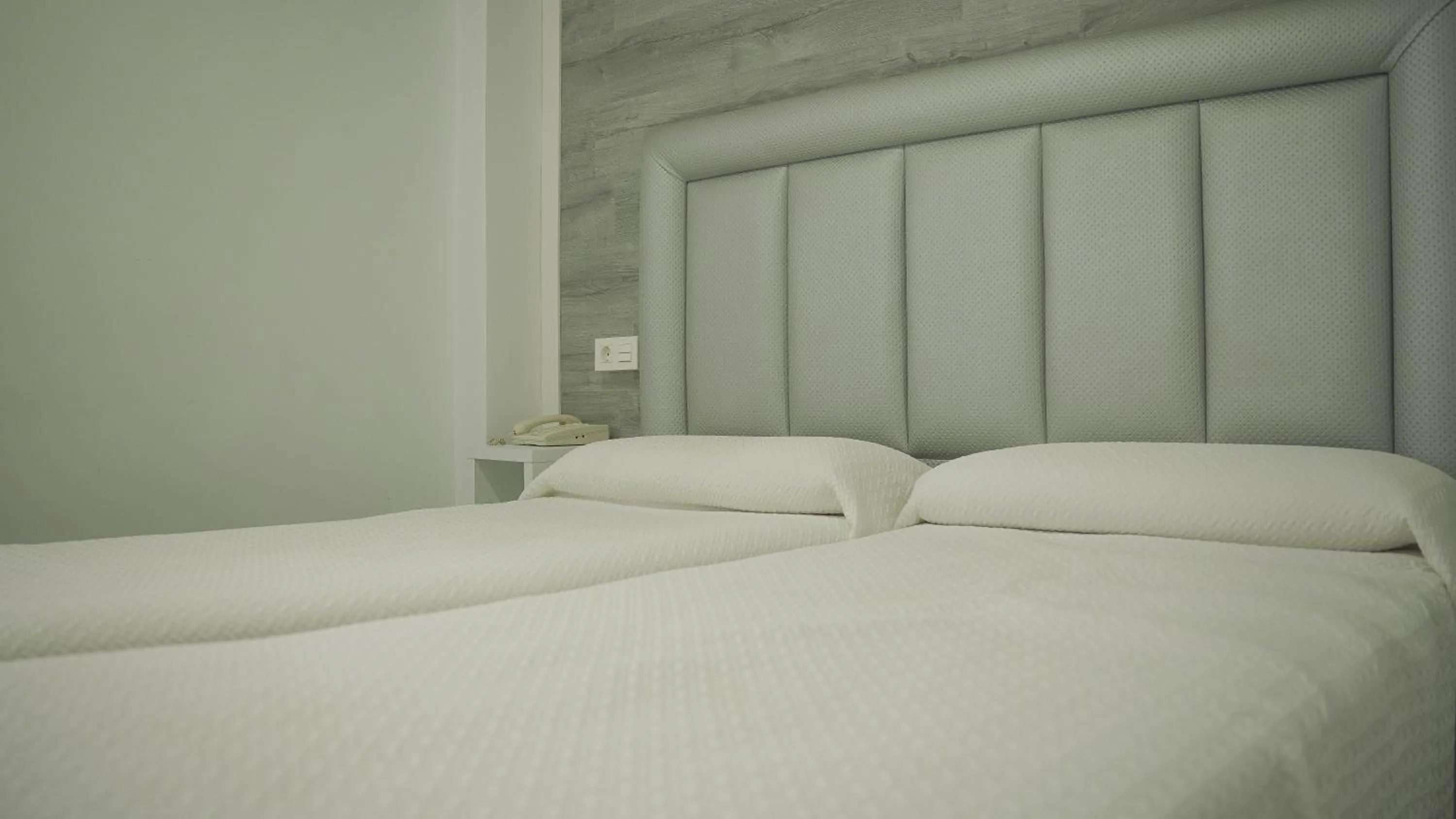 Photo of the whole room, Bed in Hotel Restaurante Boabdil