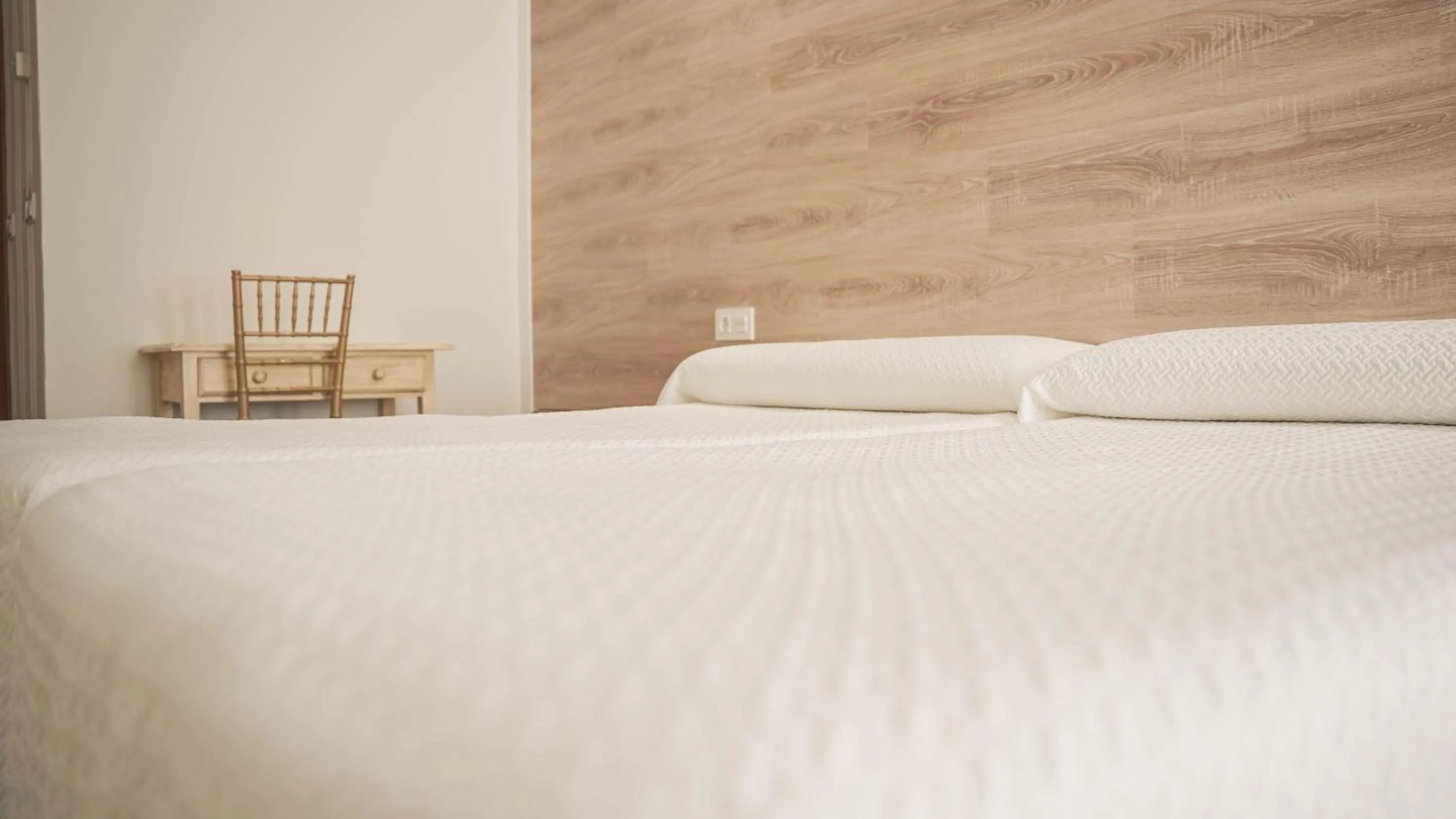 Bed in Hotel Restaurante Boabdil